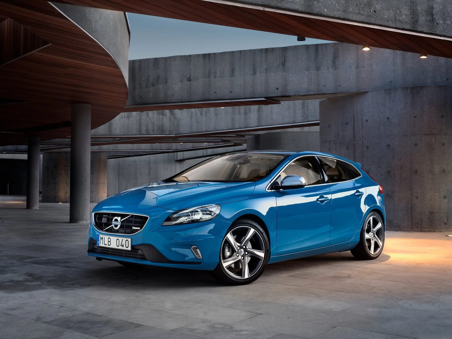 Volvo V40 R-Design (2013)