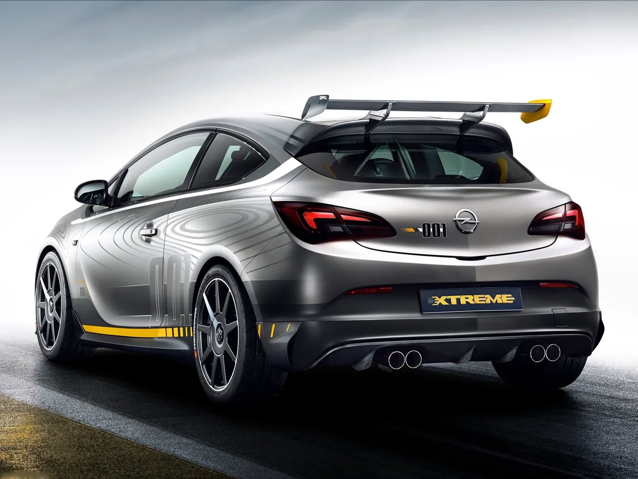 Opel Astra OPC Extreme (2015) – zadní tříčtvrteční pohled