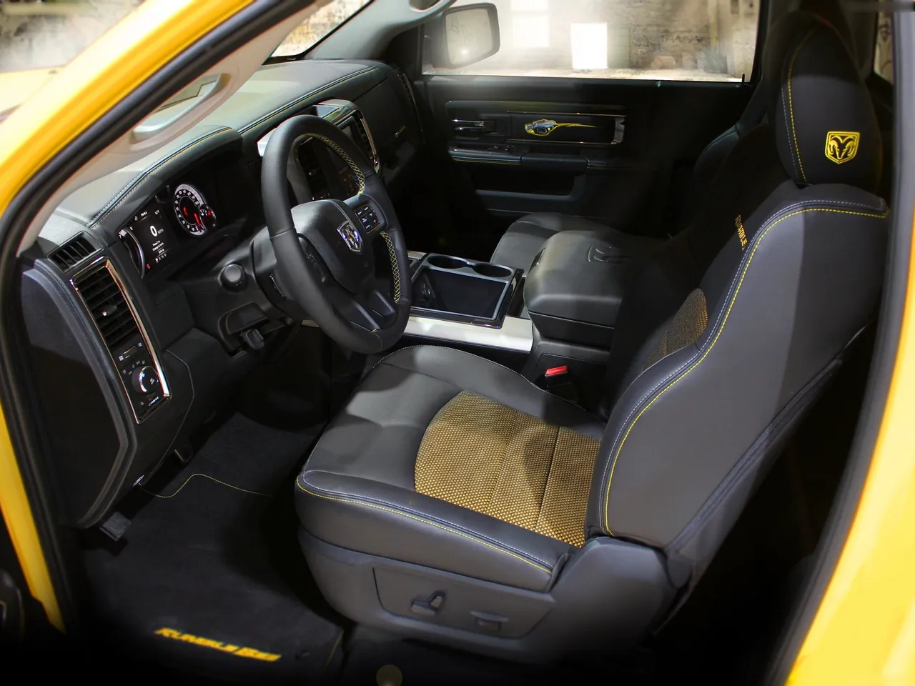 Ram 1500 Rumble Bee Concept (2013) – interiér