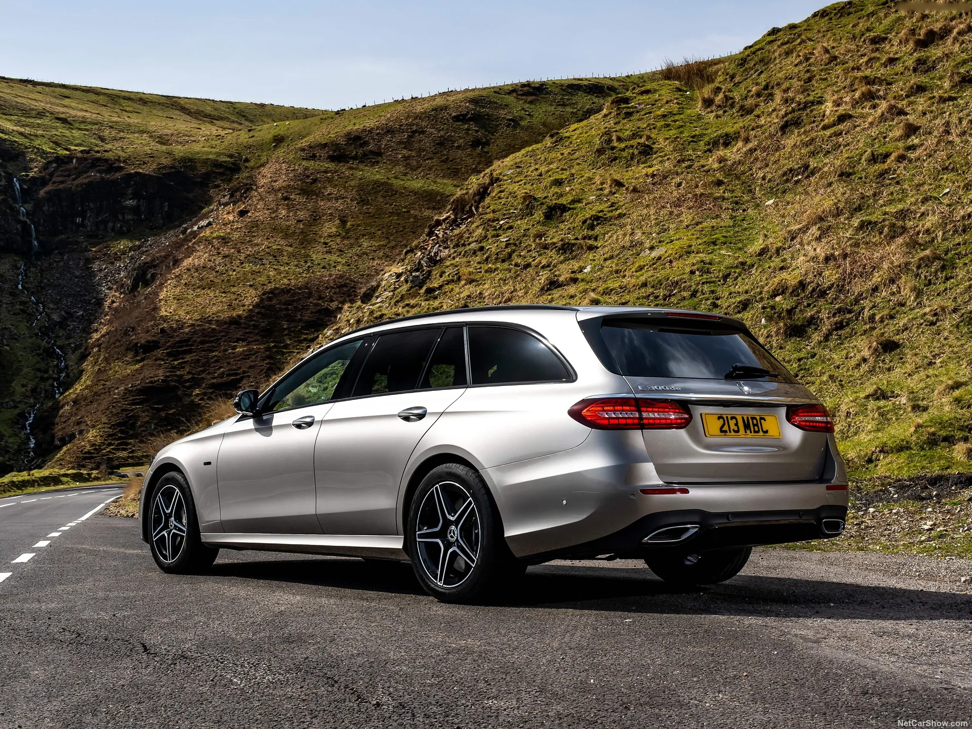 Mercedes-Benz E-Class Estate [UK] (2021) - Rear Three-Quarter