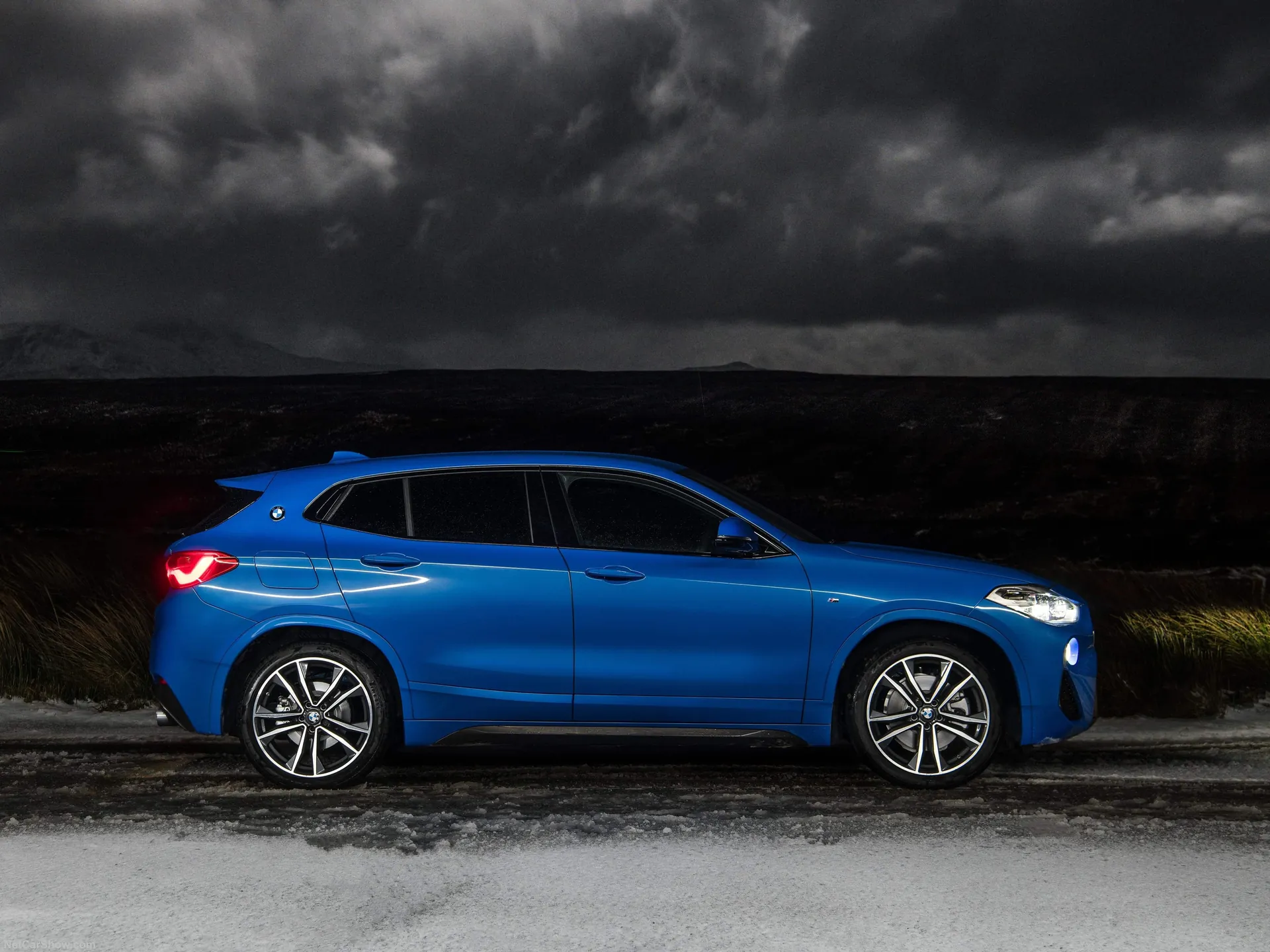BMW X2 [UK] (2019) – boční profil