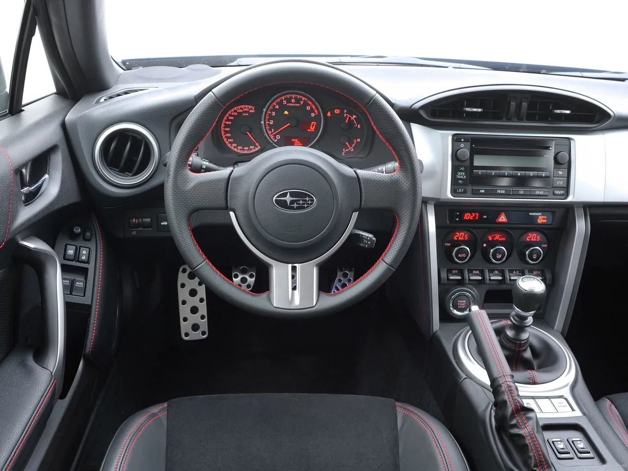 Subaru BRZ (2013) – interiér