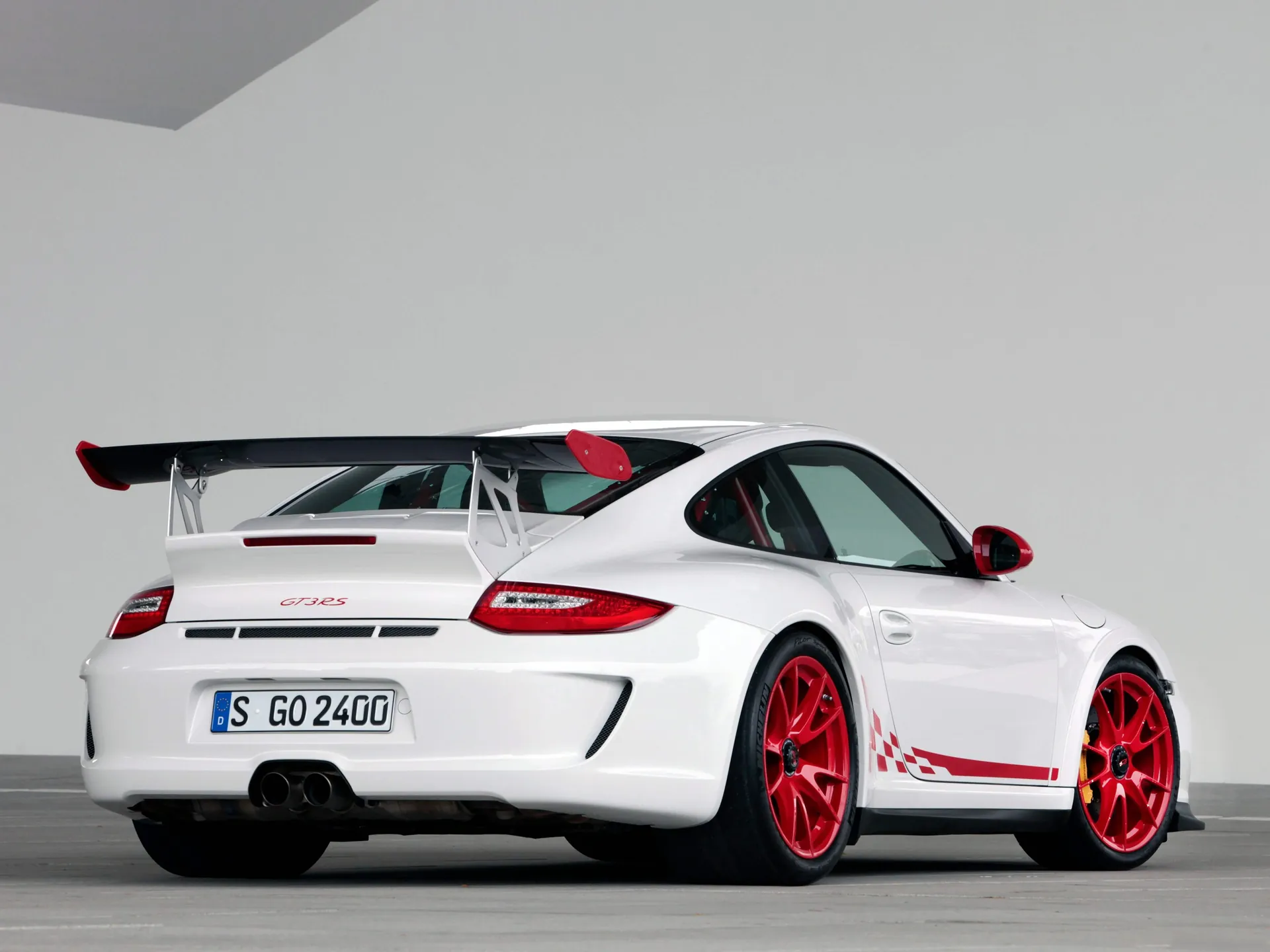 Porsche 911 GT3 RS (2010) – zadní tříčtvrteční pohled