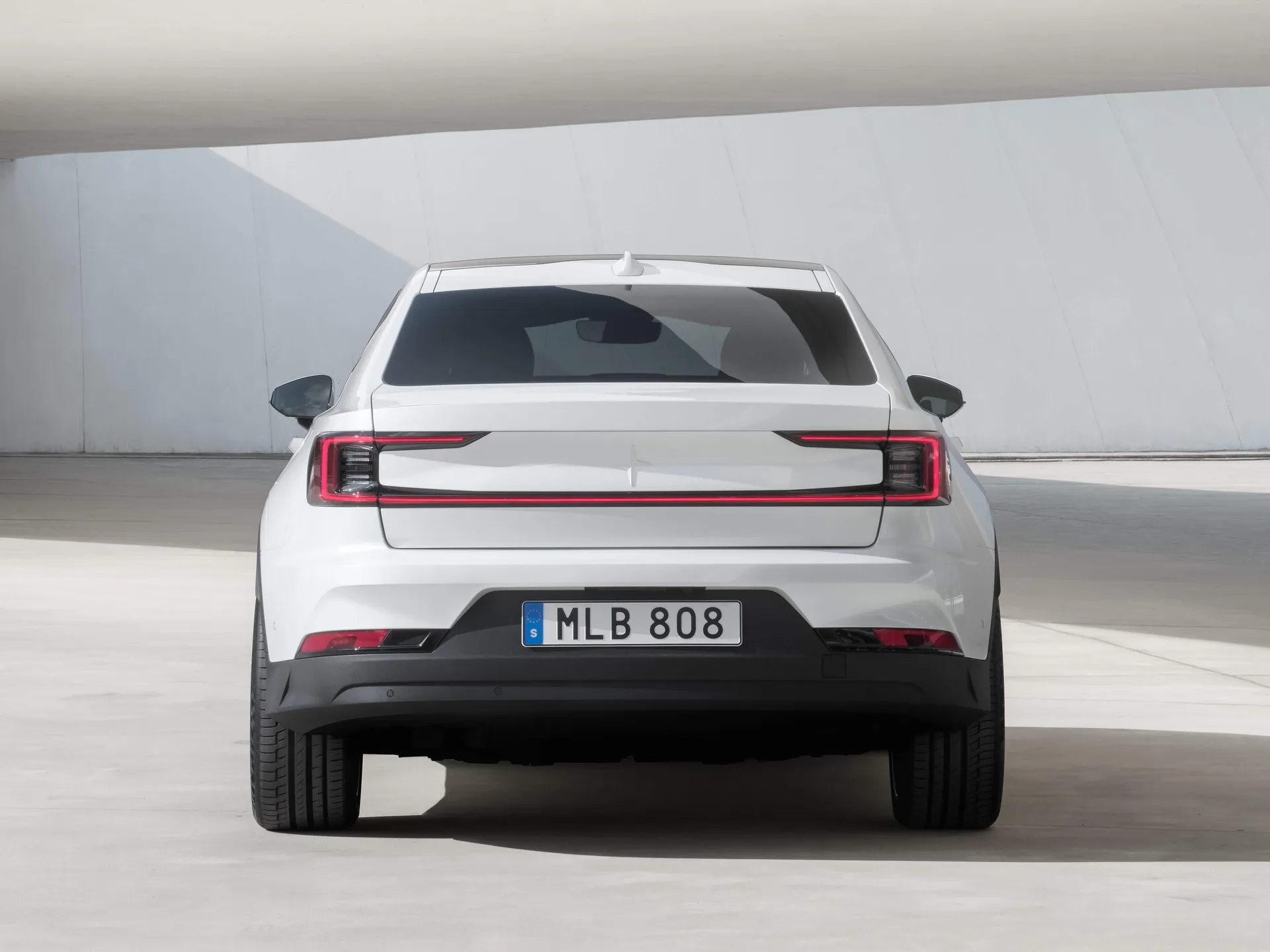 Polestar 2 (2023) – zezadu