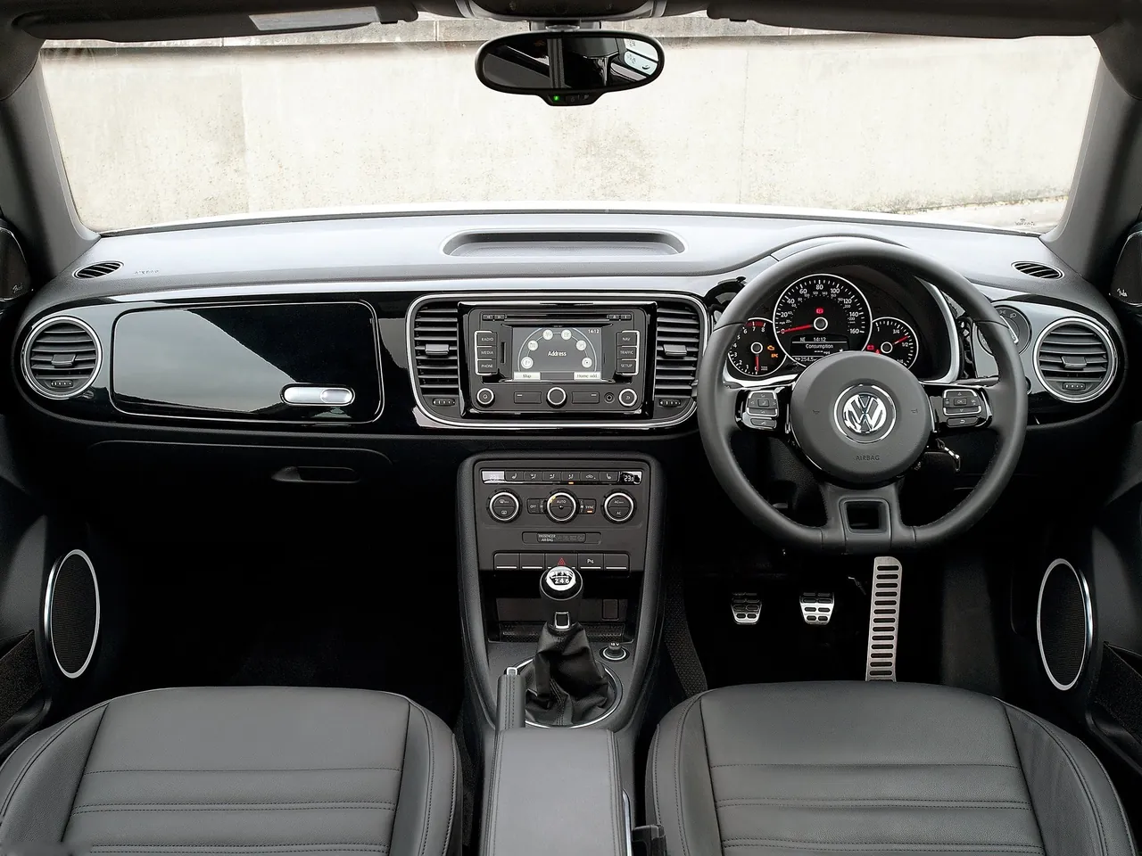 Volkswagen Beetle (2012) - Interior
