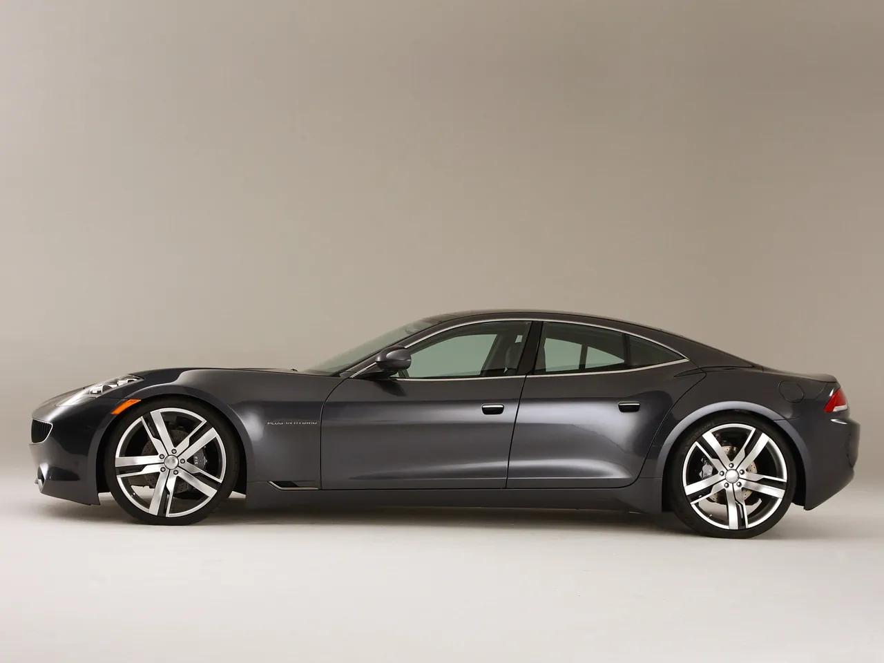 Fisker Karma (2010) – boční profil