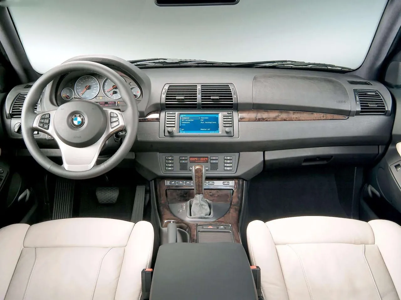 BMW X5 4.8is (2004) – interiér