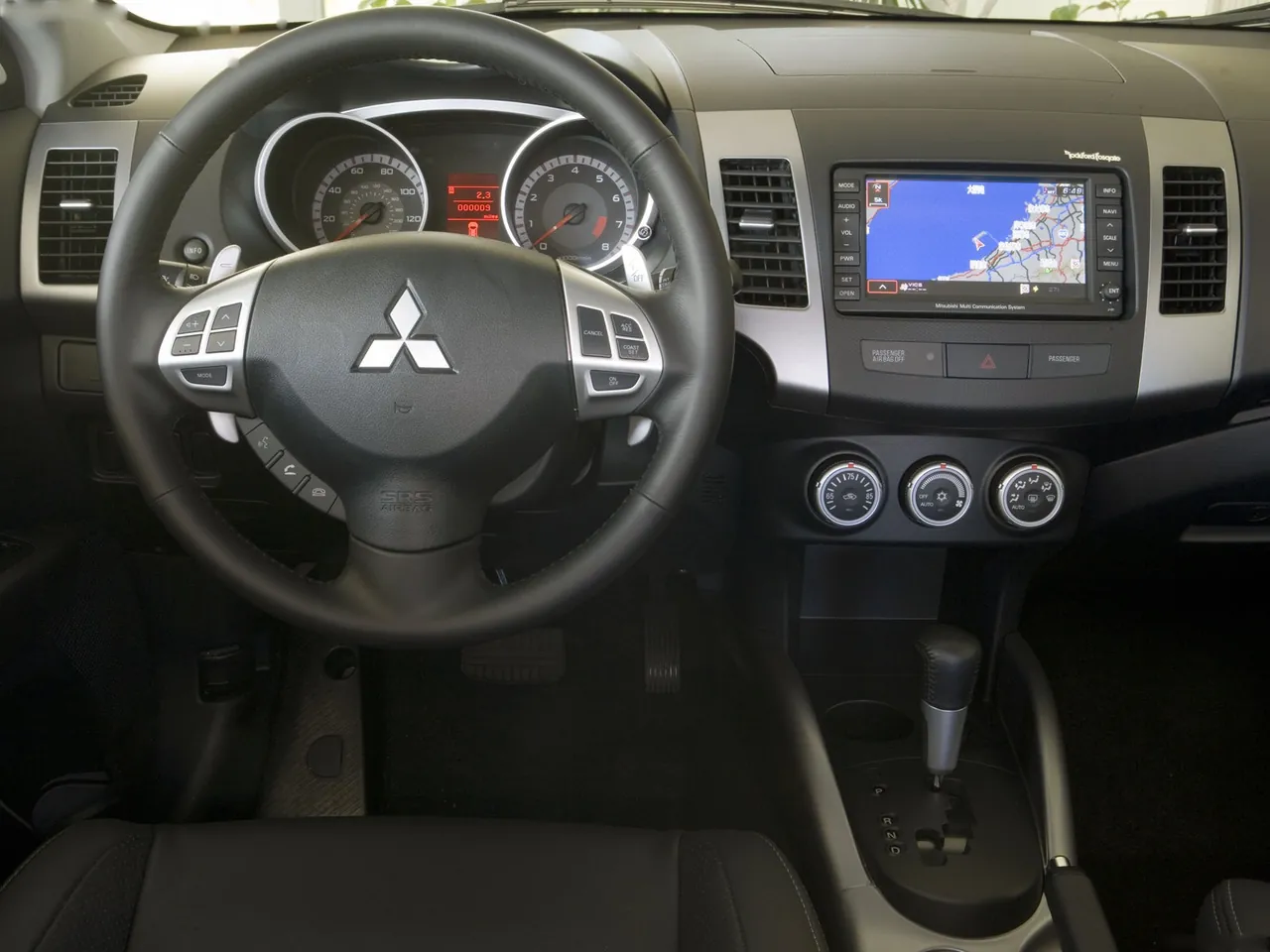 Mitsubishi Outlander (2007) – interiér