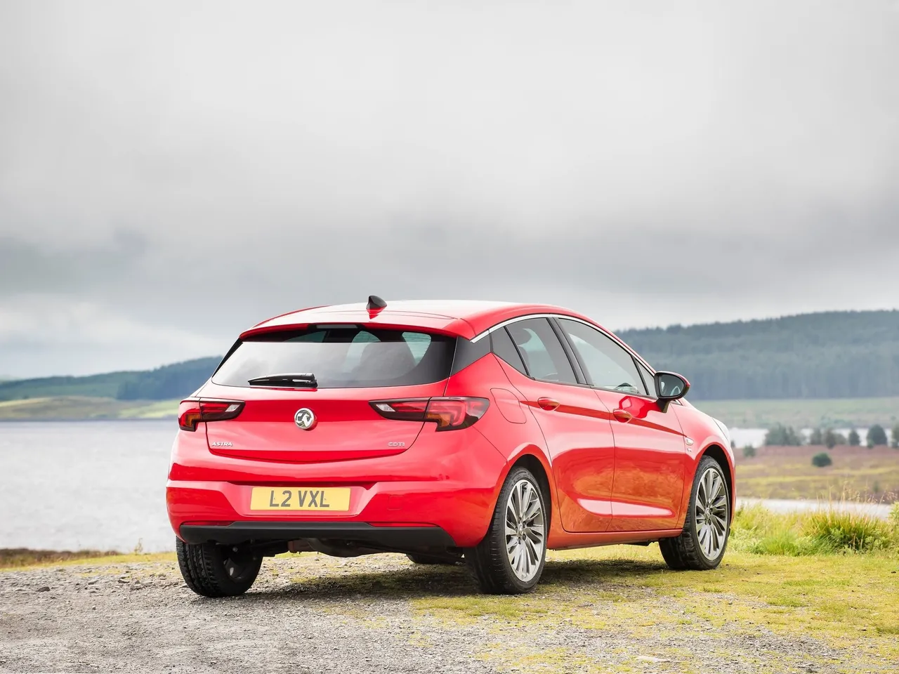 Vauxhall Astra (2016) – zadní tříčtvrteční pohled
