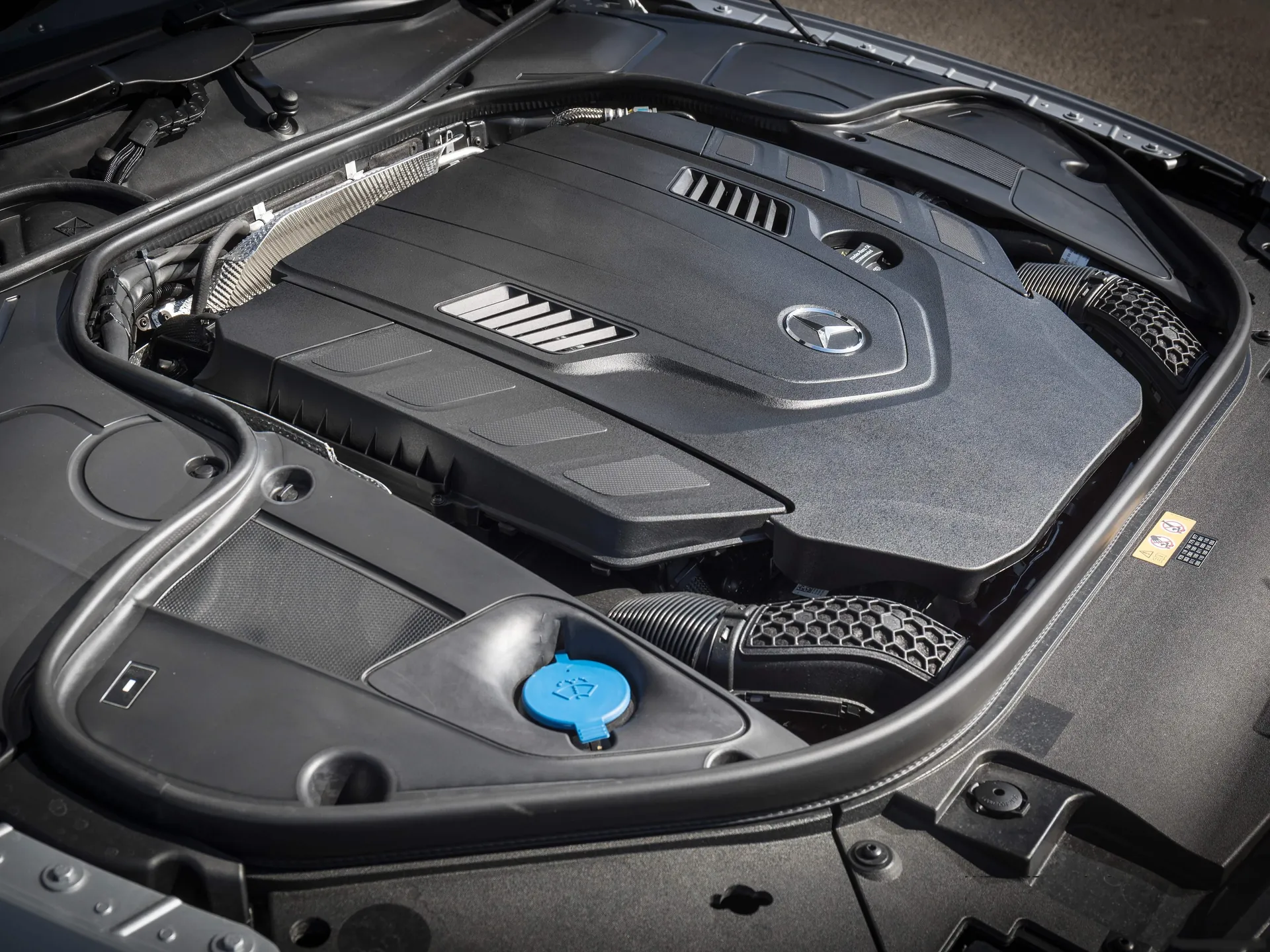 Mercedes-Benz S-Class Coupe (2018) - Engine Bay