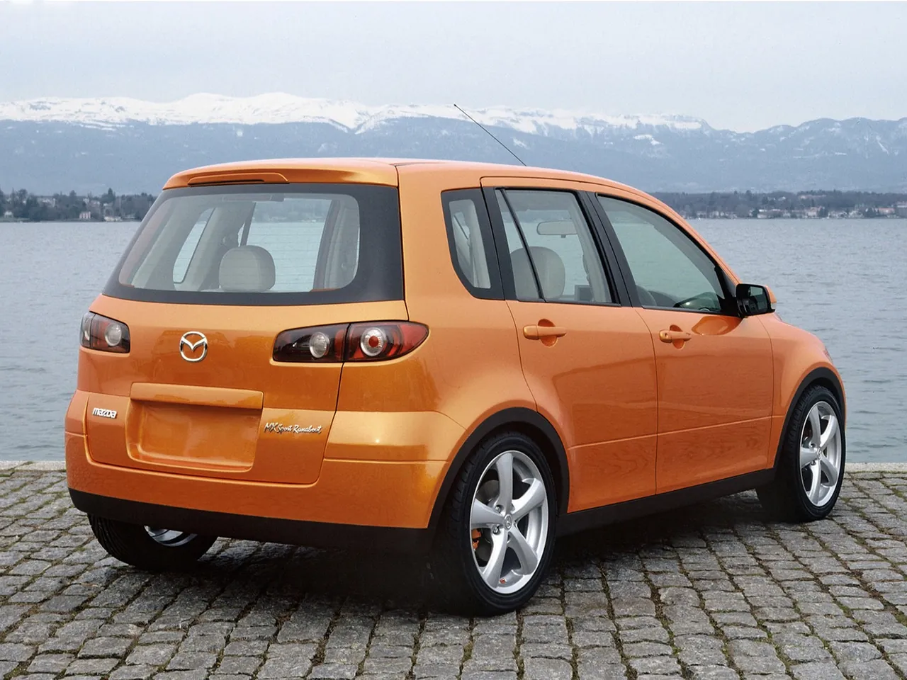 Mazda MX Sport Runabout Concept (2002) – zadní tříčtvrteční pohled