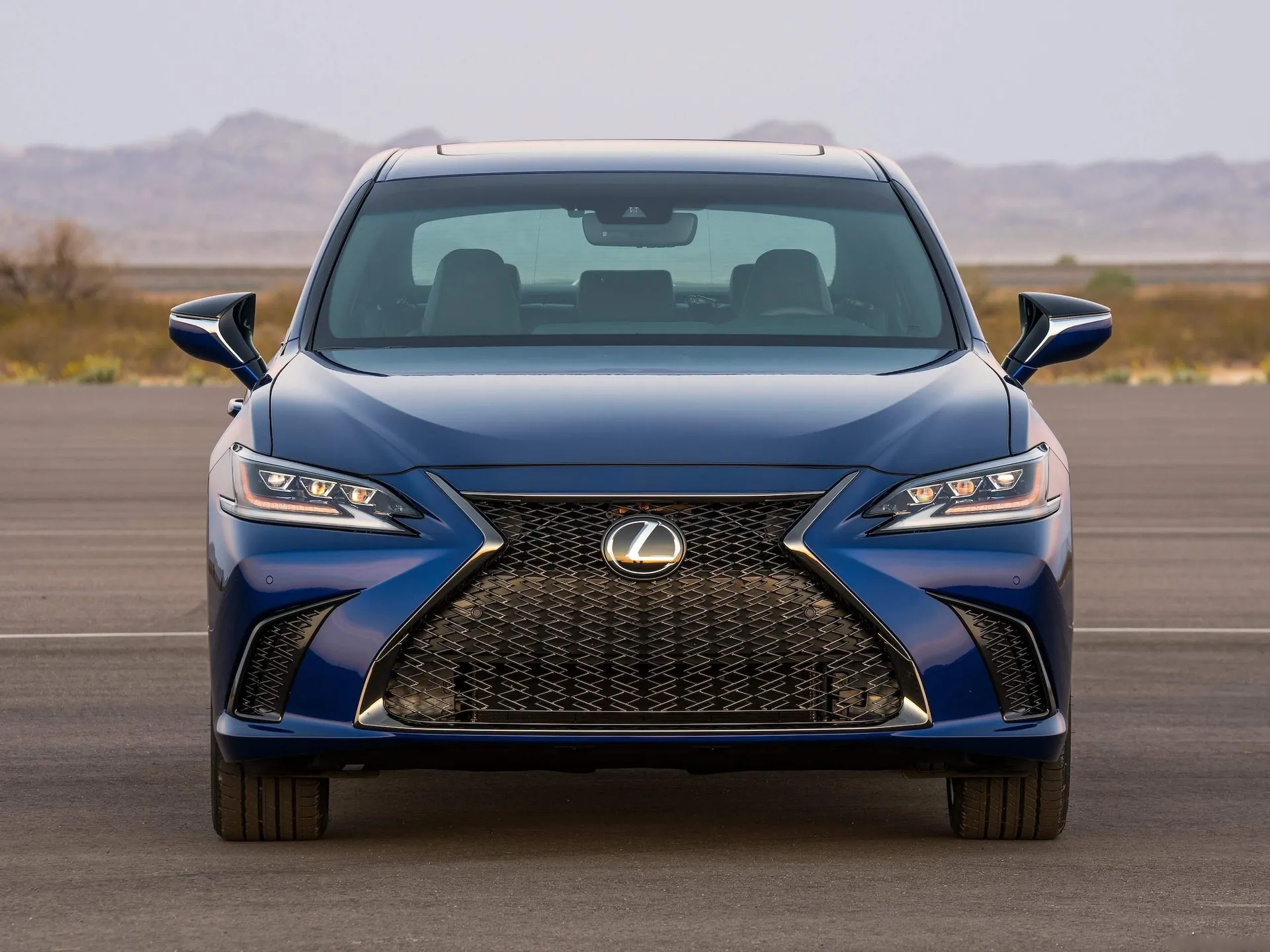 Lexus ES (2019) – zepředu