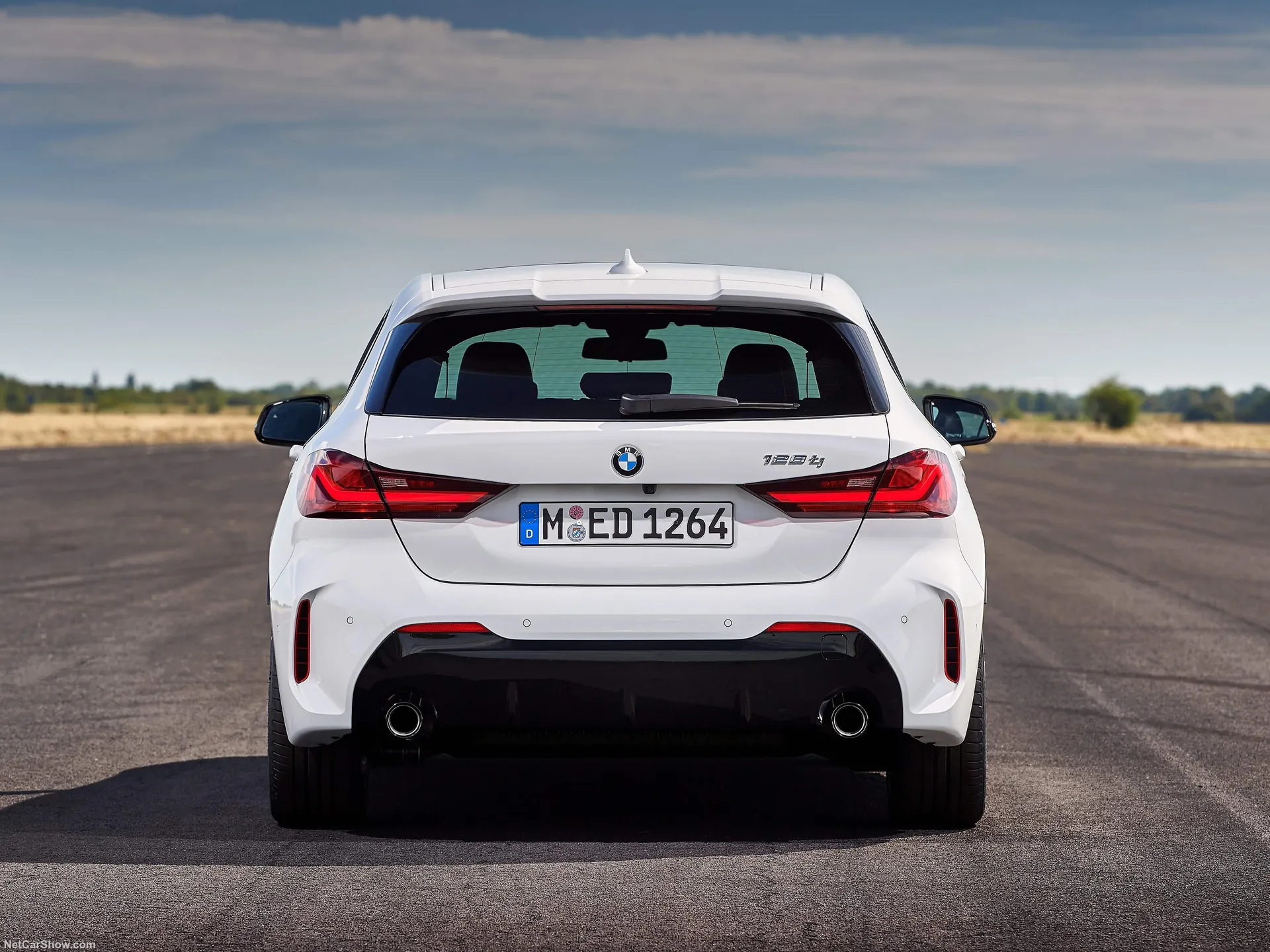 BMW 128ti (2021) – zezadu