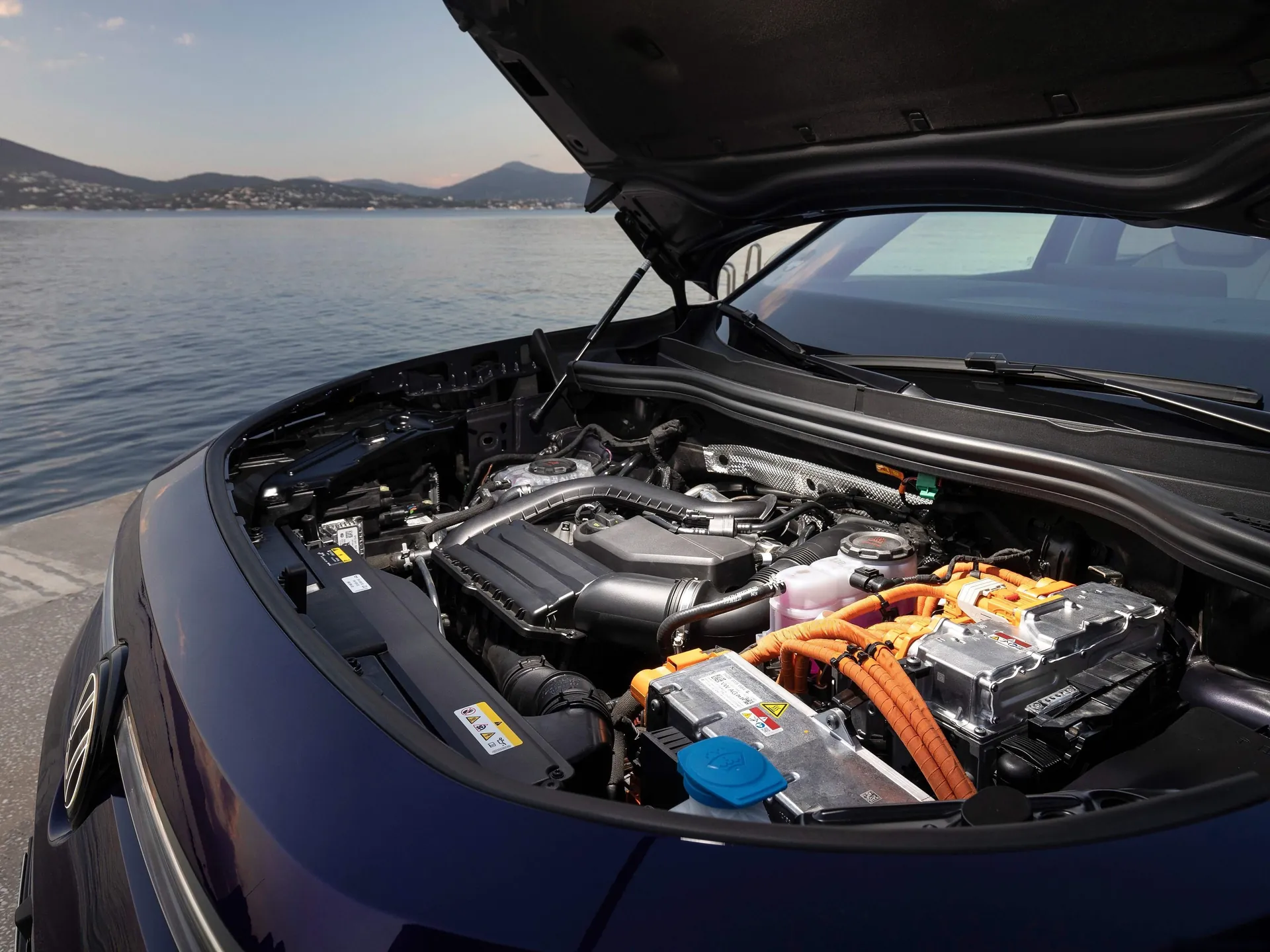 Volkswagen Tayron (2025) – motorový prostor