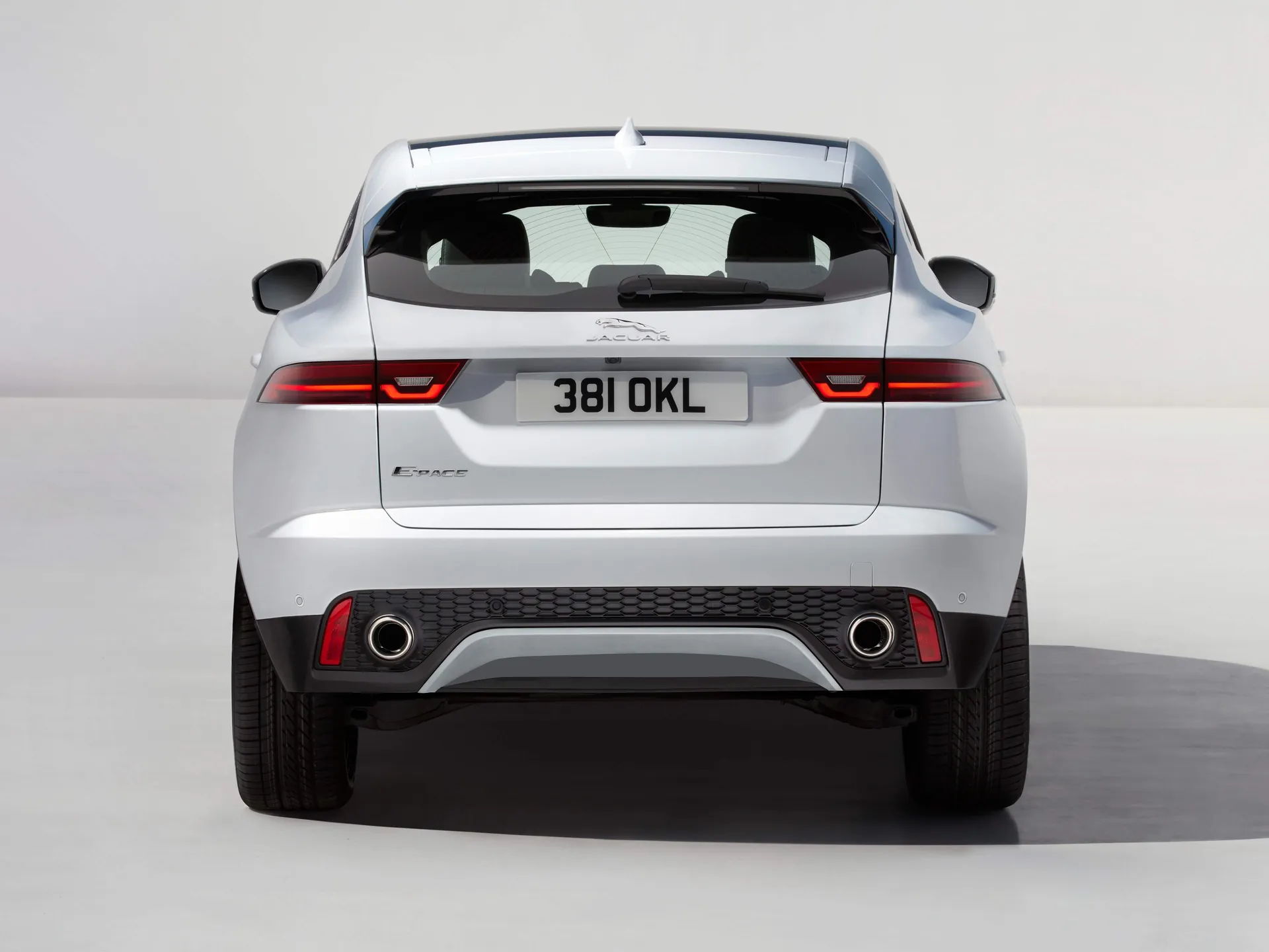 Jaguar E-Pace (2018) – zezadu