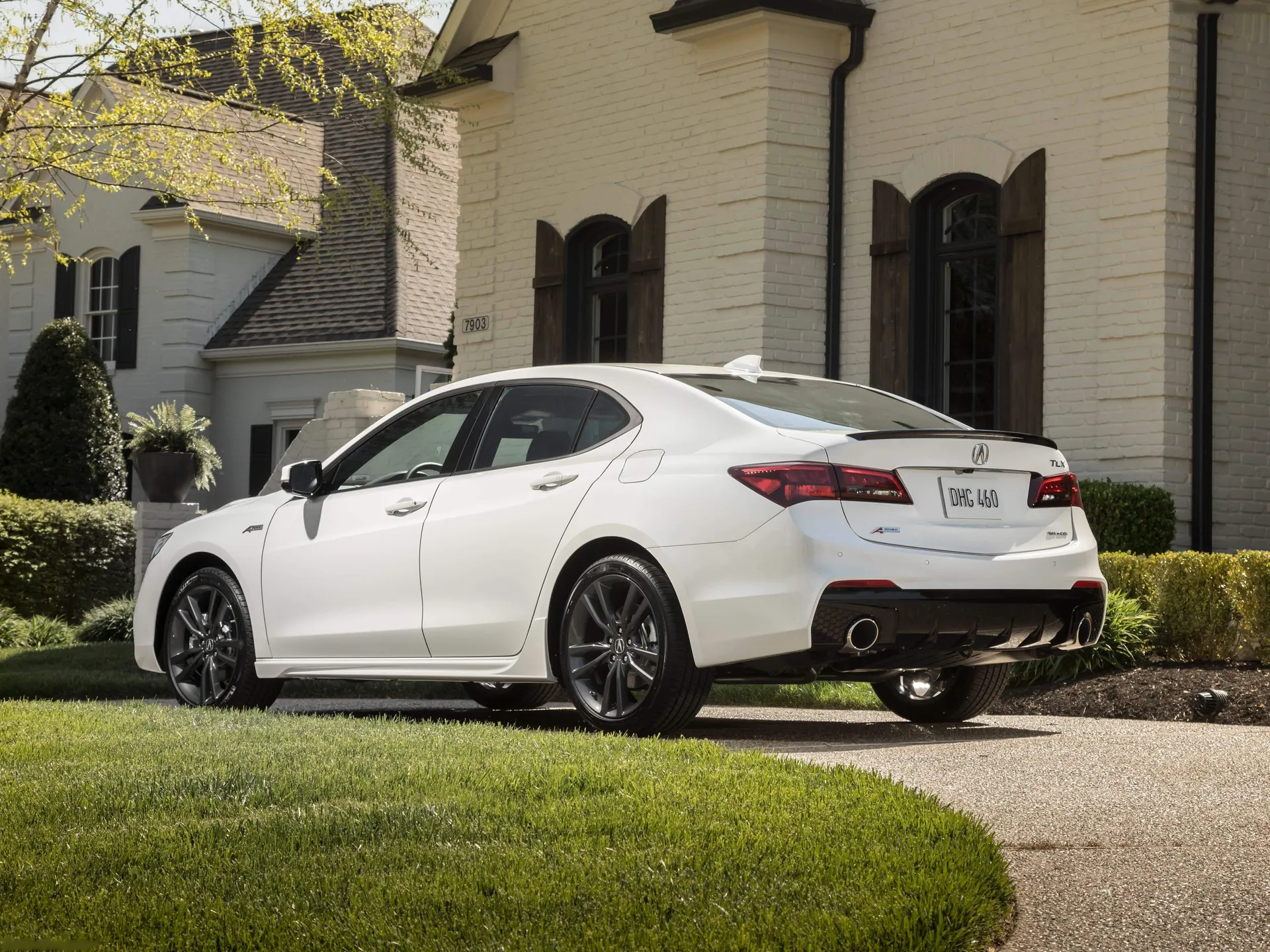 Acura TLX (2018) – zadní tříčtvrteční pohled