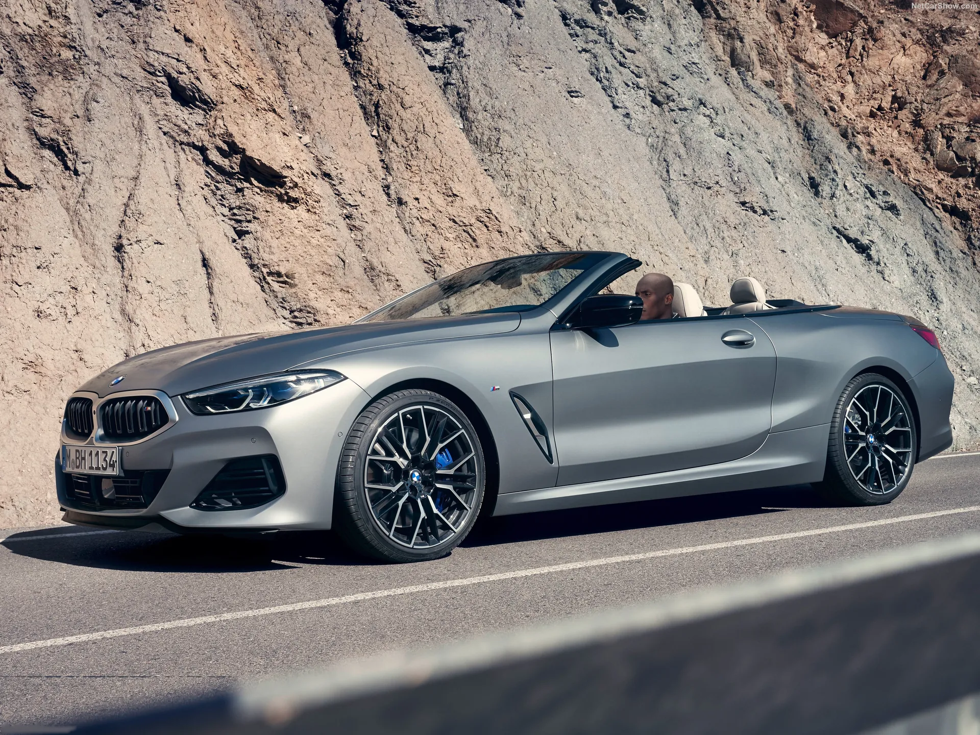 BMW 8-Series Convertible (2023)
