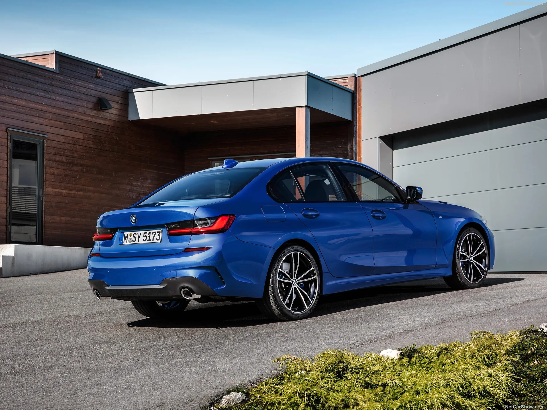 BMW 3-Series (2019) – zadní tříčtvrteční pohled