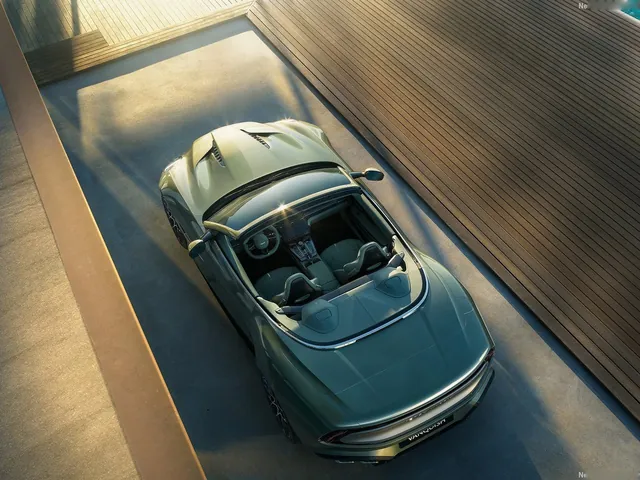Aston Martin Vanquish Volante (2026)