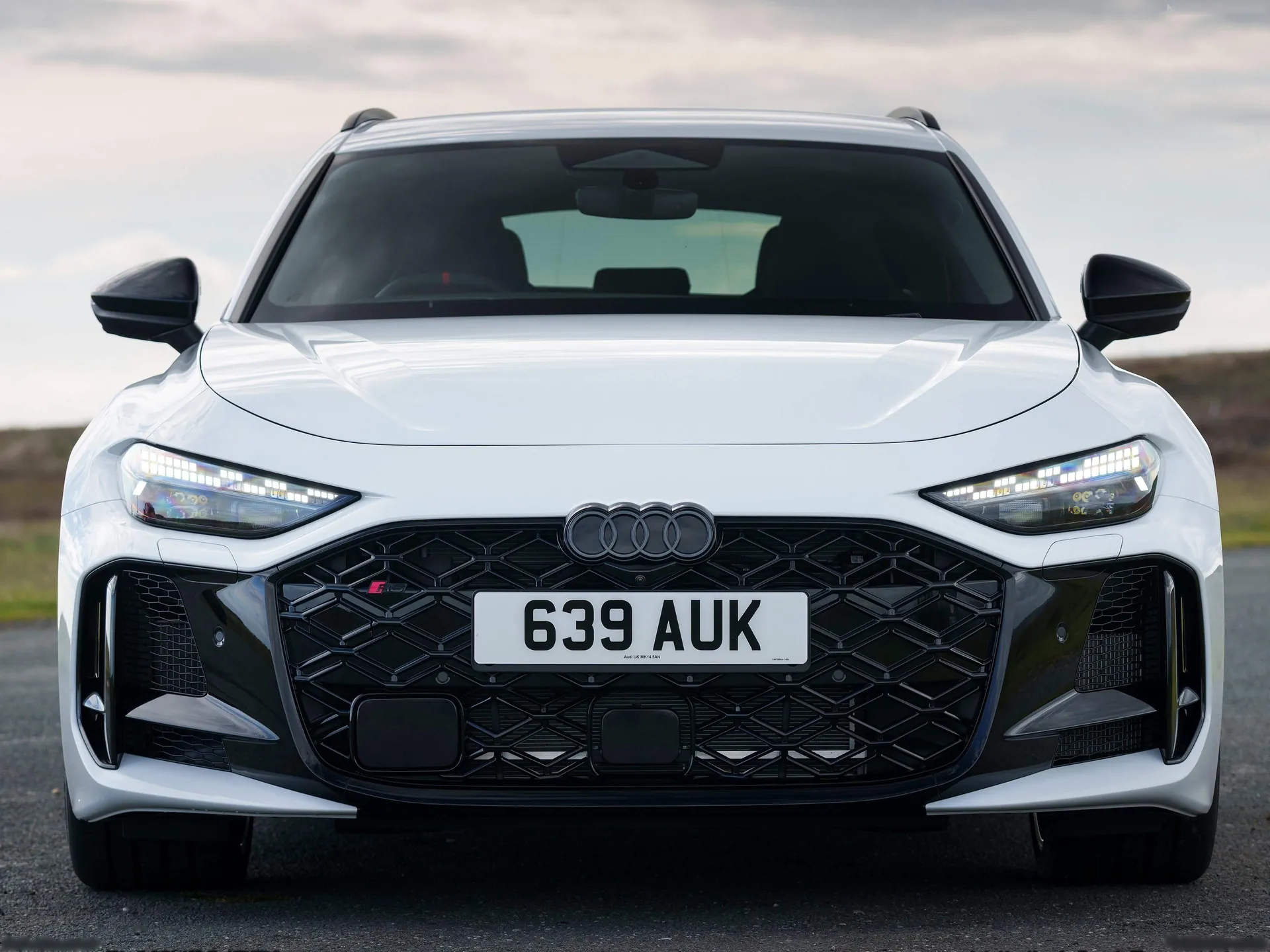 Audi RS5 Avant [UK] (2027) – zepředu