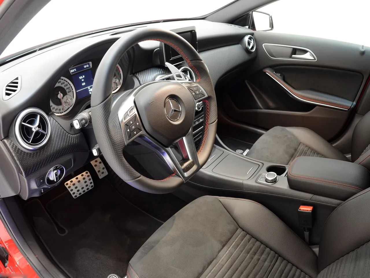 Brabus Mercedes-Benz A-Class (2012) – interiér