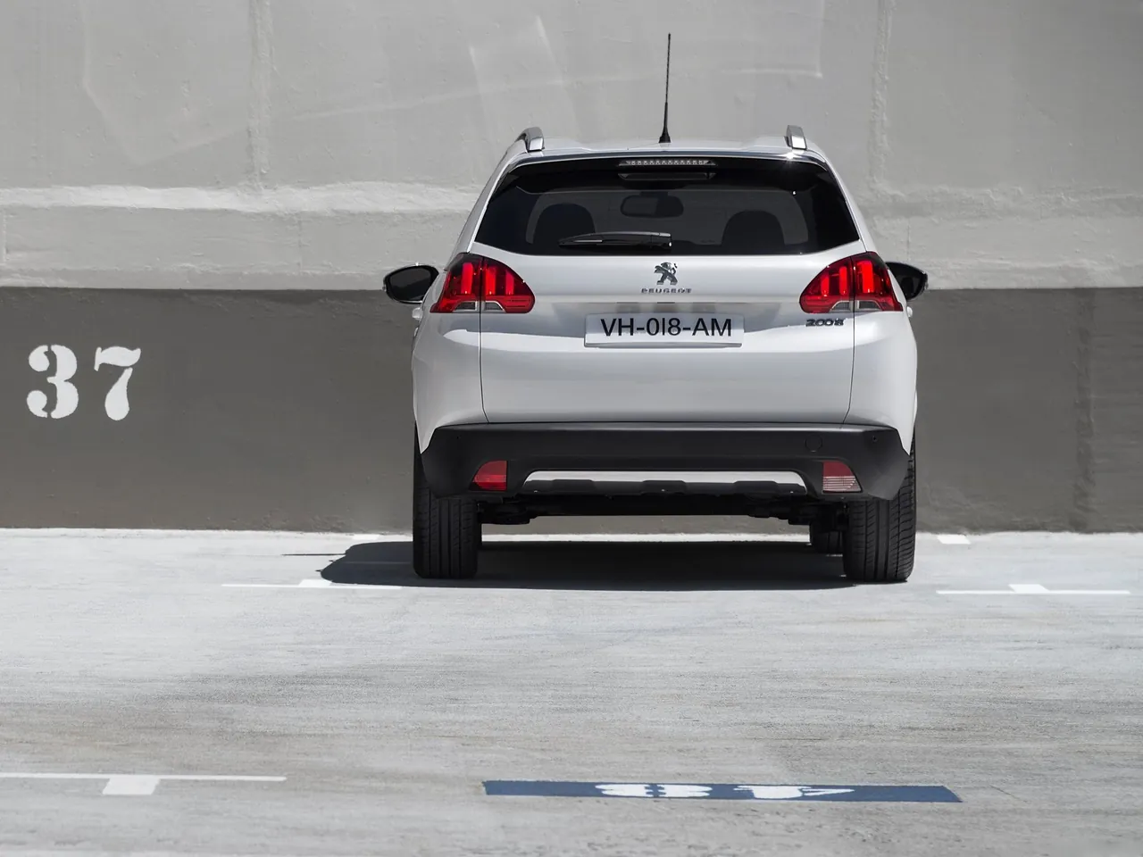 Peugeot 2008 (2014) – zezadu