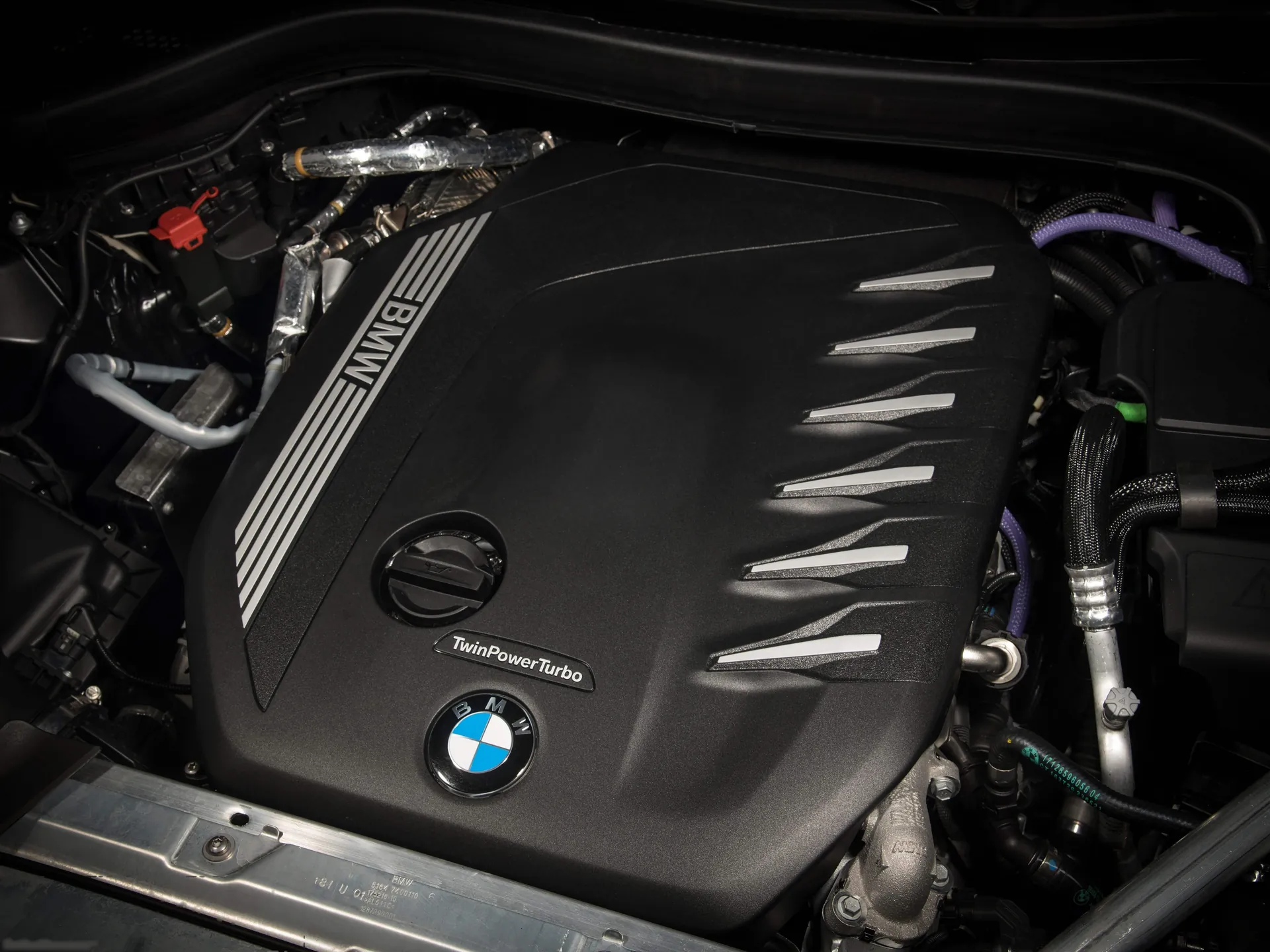 BMW X3 (2022) – motorový prostor