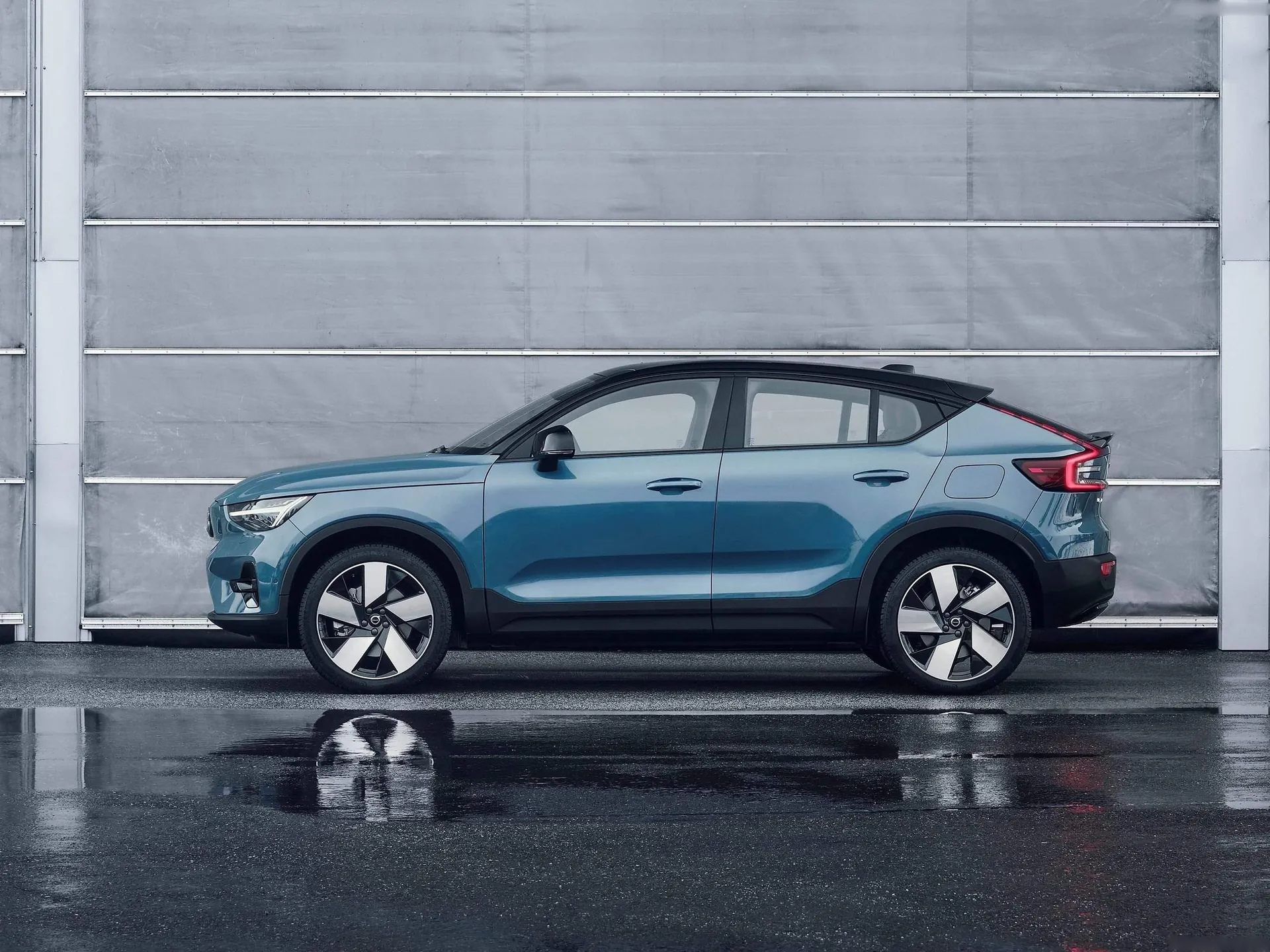 Volvo C40 Recharge (2022) – boční profil