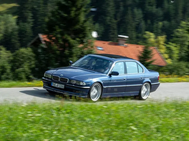 Alpina BMW B12 6.0 E38 (2000)
