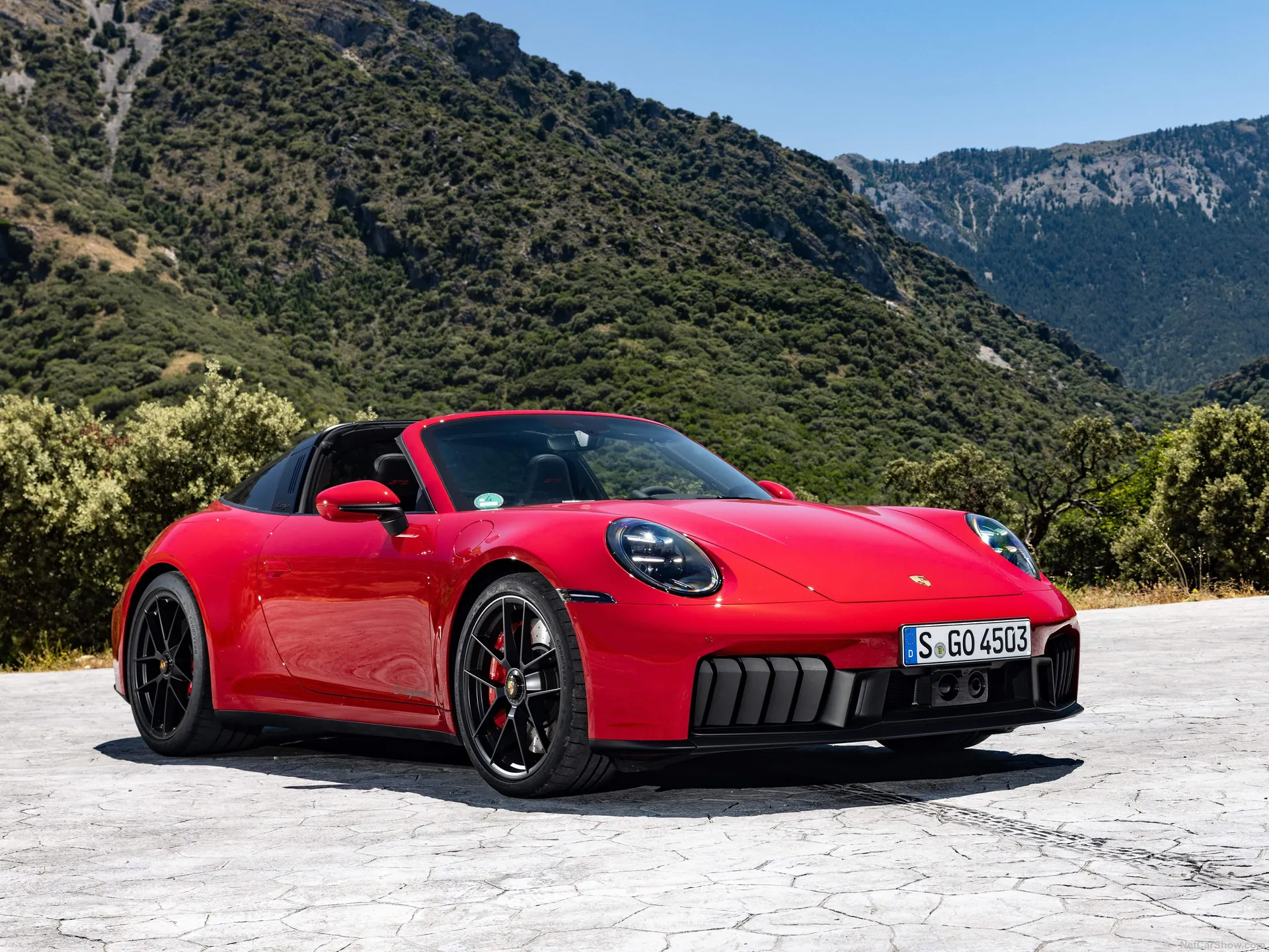 Porsche 911 Targa 4 GTS (2025)