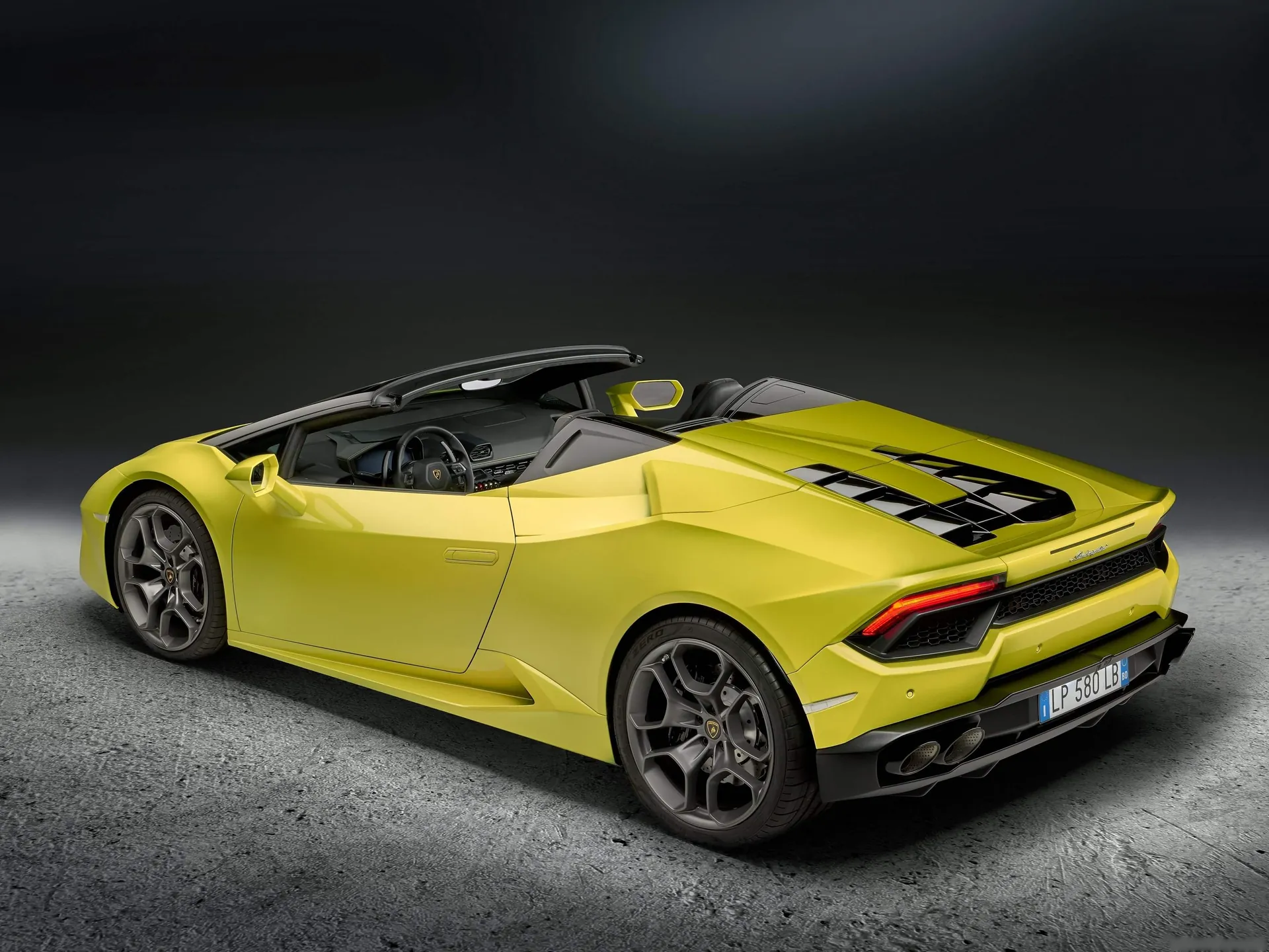 Lamborghini Huracan RWD Spyder (2017) - Rear Three-Quarter
