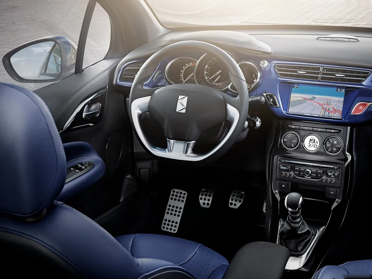 Citroen DS3 Cabrio (2014) – interiér