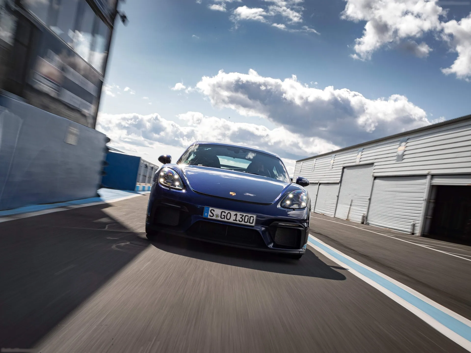 Porsche 718 Cayman GT4 (2020) - Front