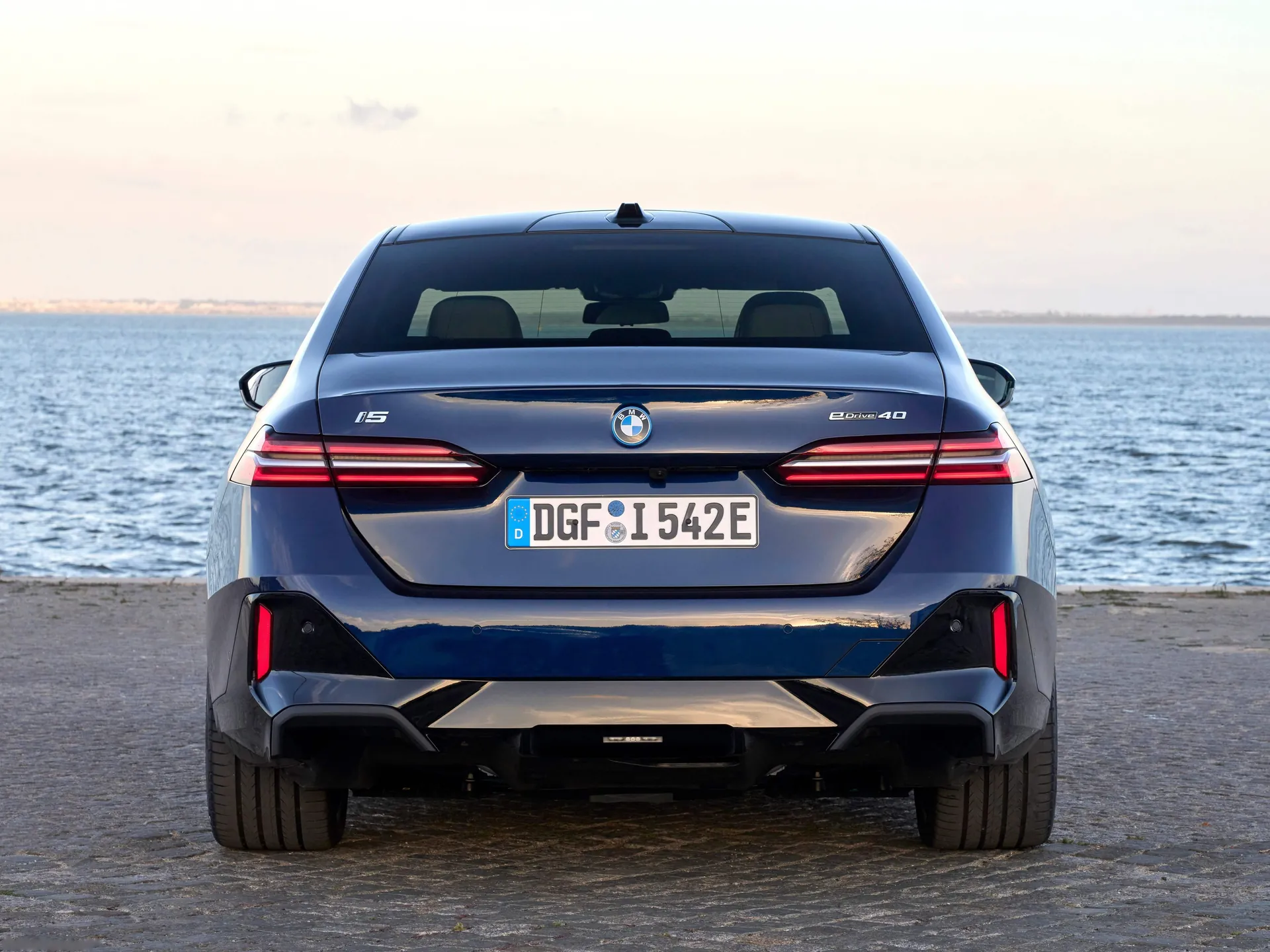 BMW i5 (2024) – zezadu