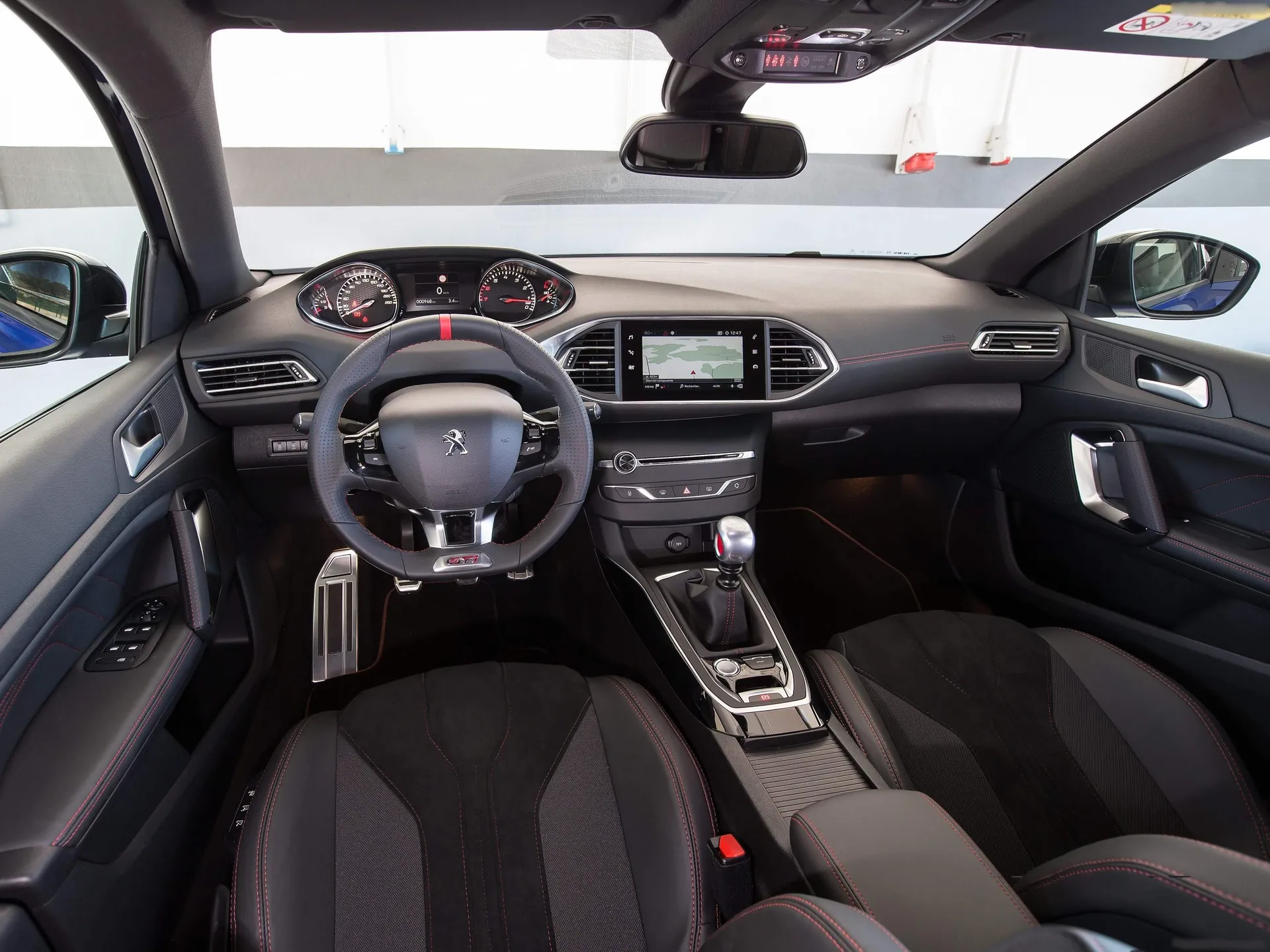 Peugeot 308 GTi (2018) – interiér