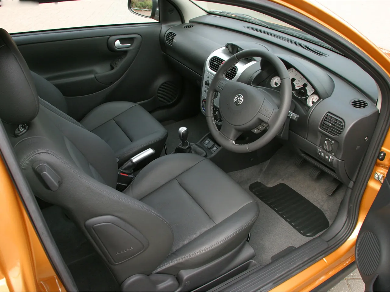 Vauxhall Corsa (2005) – interiér