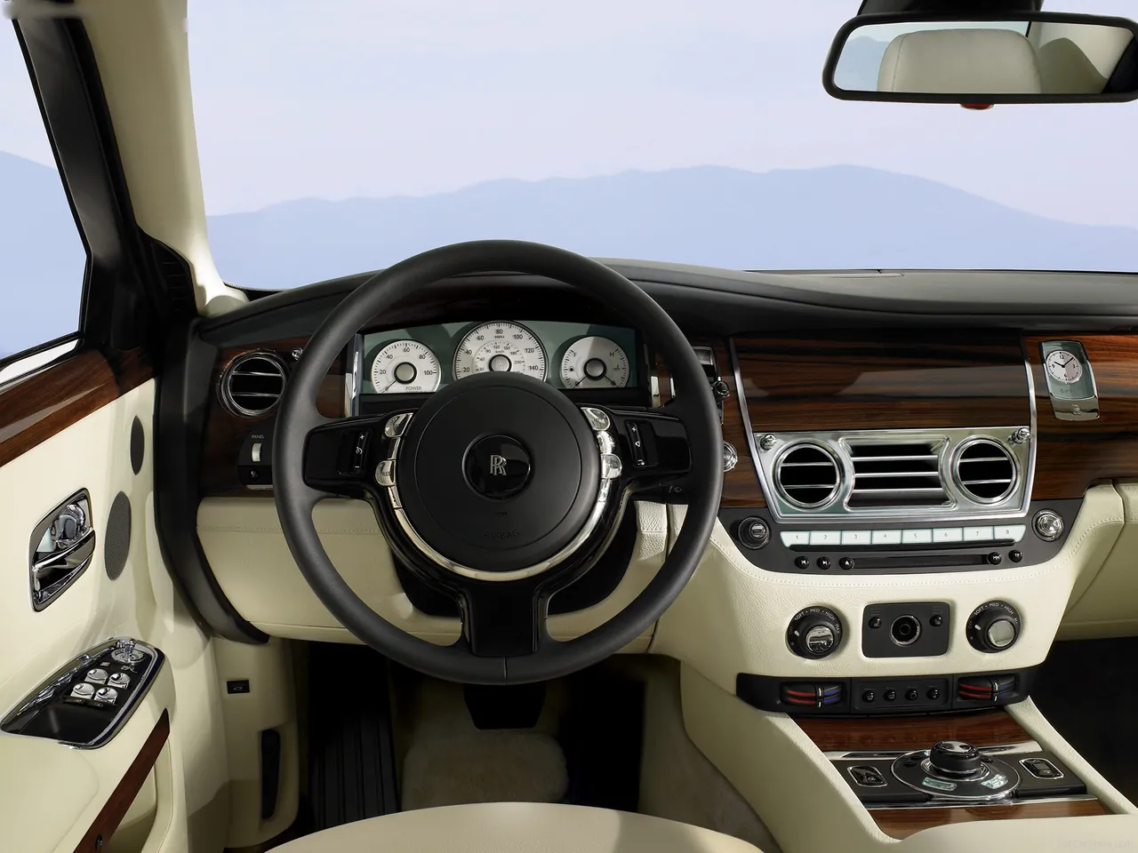 Rolls-Royce Ghost (2010) – interiér
