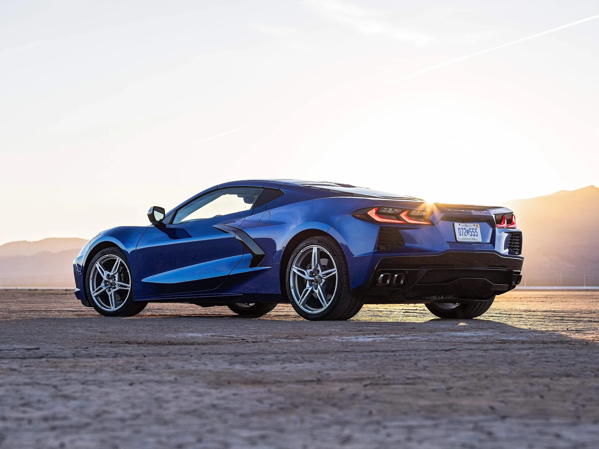 Chevrolet Corvette C8 Stingray (2020) – zadní tříčtvrteční pohled