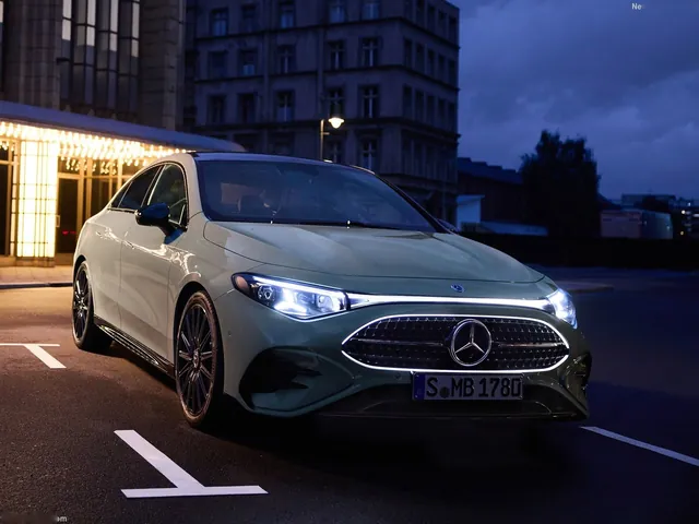 Mercedes-Benz CLA hybrid (2026)