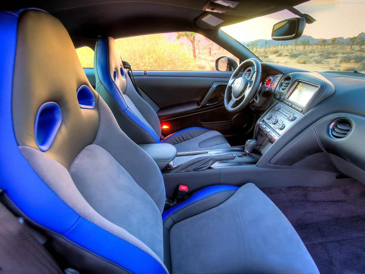Nissan GT-R Track Edition (2014) - Interior