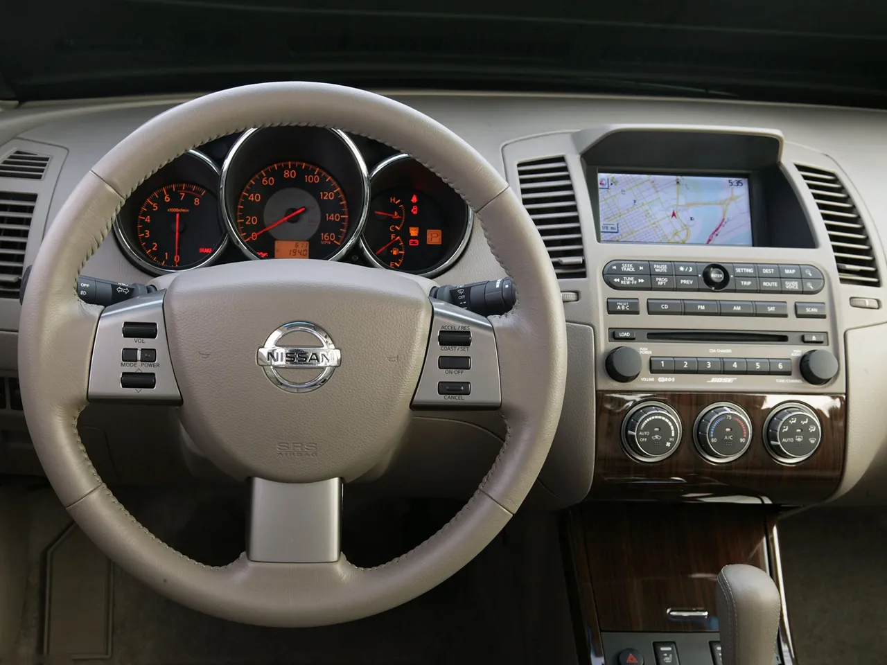 Nissan Altima (2005) - Interior