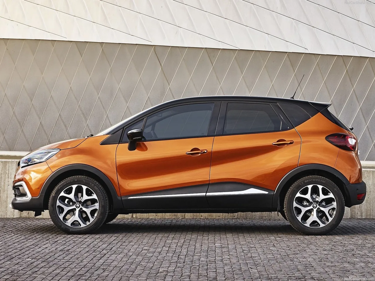 Renault Captur (2018) – boční profil