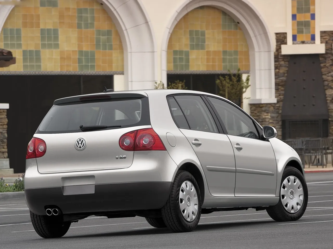 Volkswagen Rabbit (2006) - Rear Three-Quarter