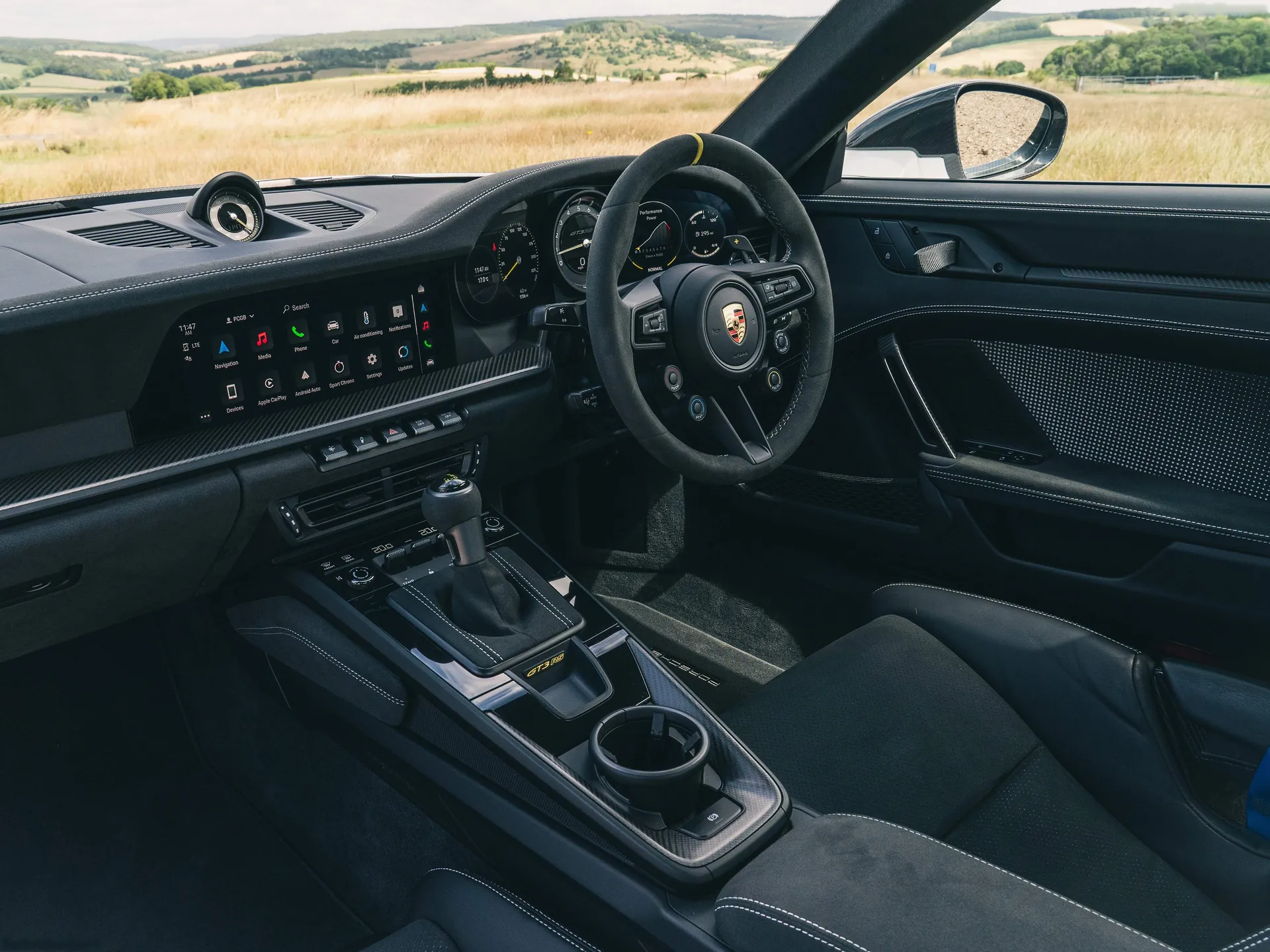 Porsche 911 GT3 RS [UK] (2023) – interiér