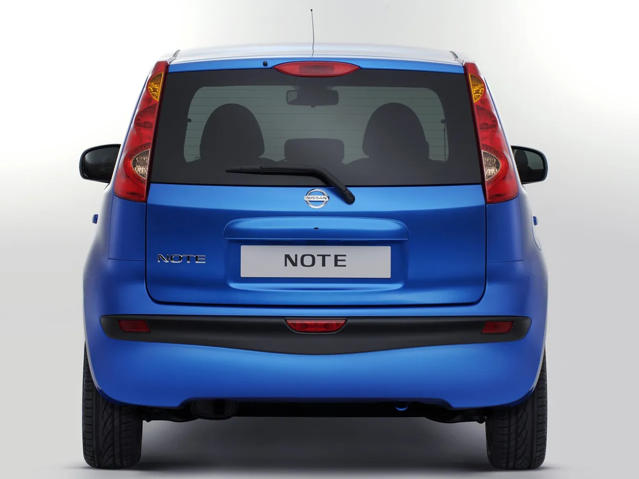 Nissan Note (2006) – zezadu