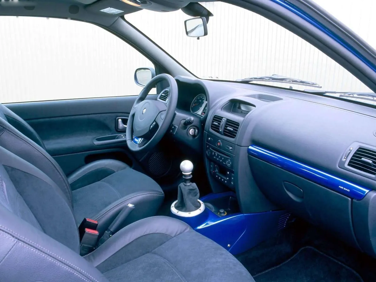 Renault Clio V6 Renault Sport (2003) – interiér