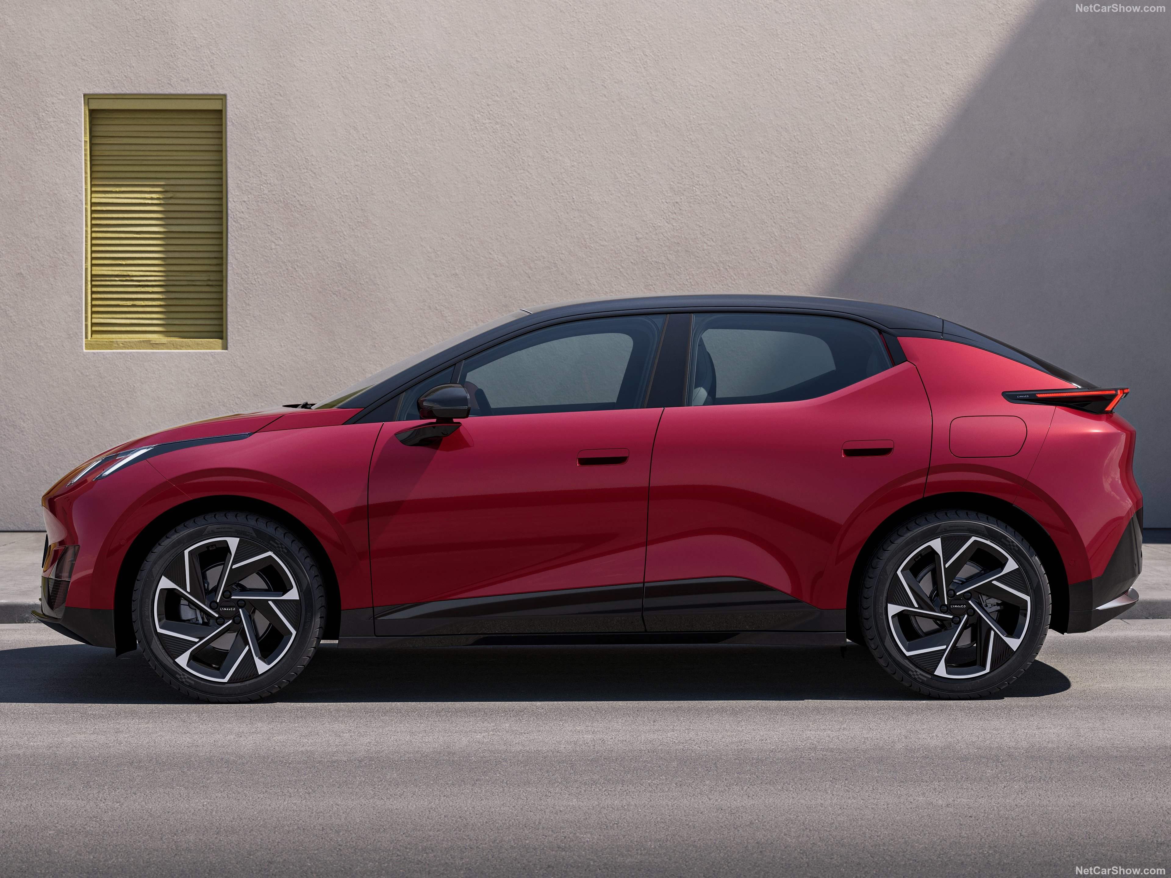 Lynk Co 02 (2025) – boční profil