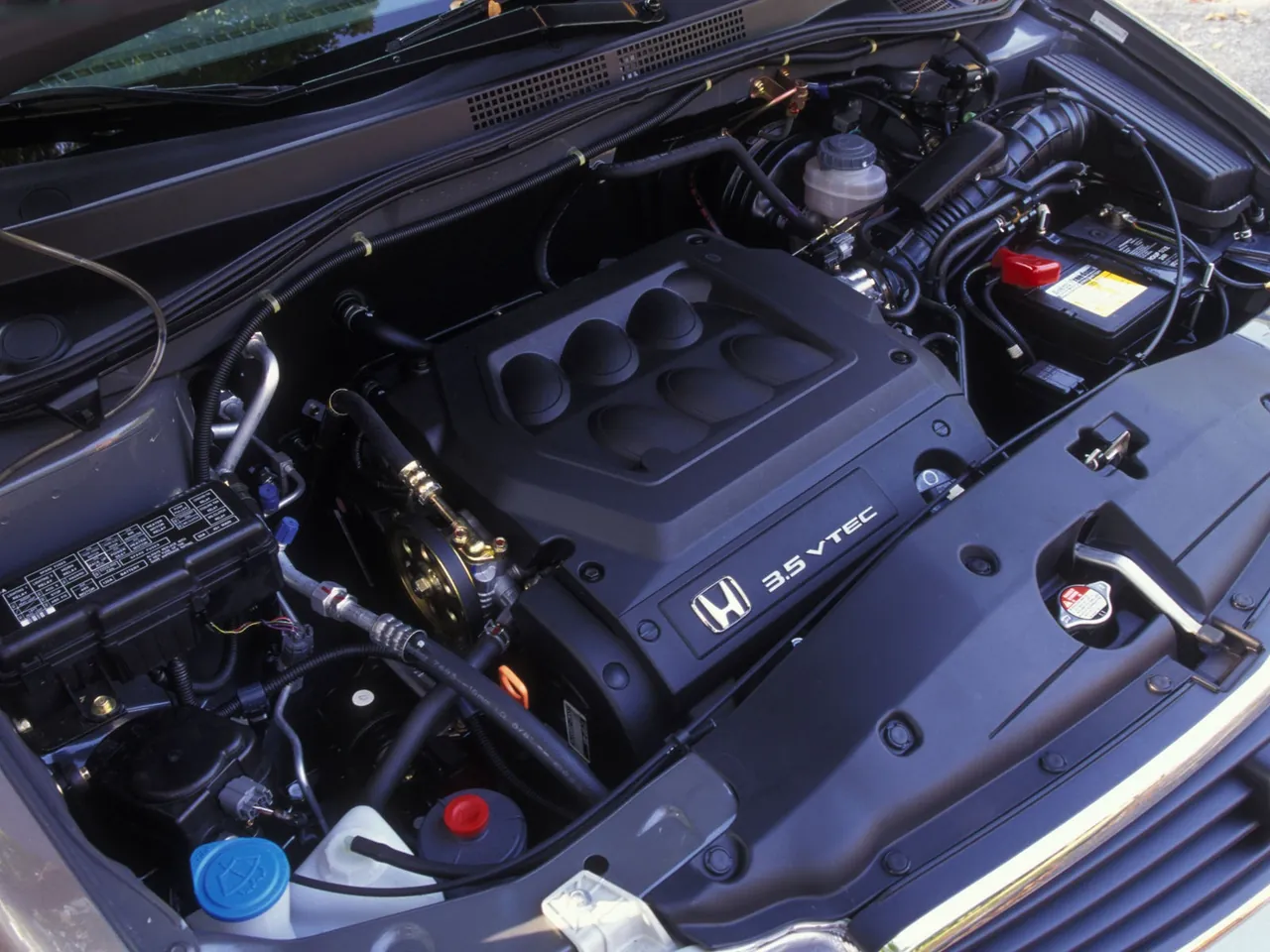 Honda Odyssey (1999) – motorový prostor