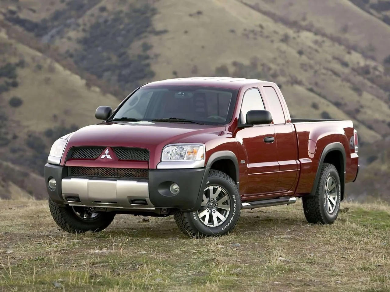 Mitsubishi Raider DuroCross V8 (2006)