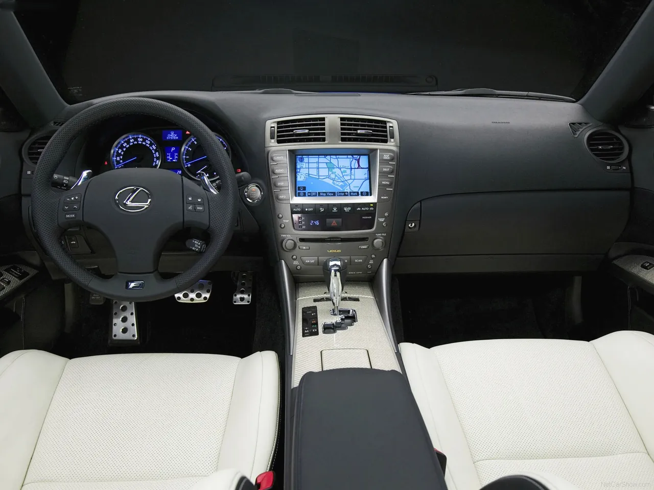 Lexus IS-F (2008) – interiér